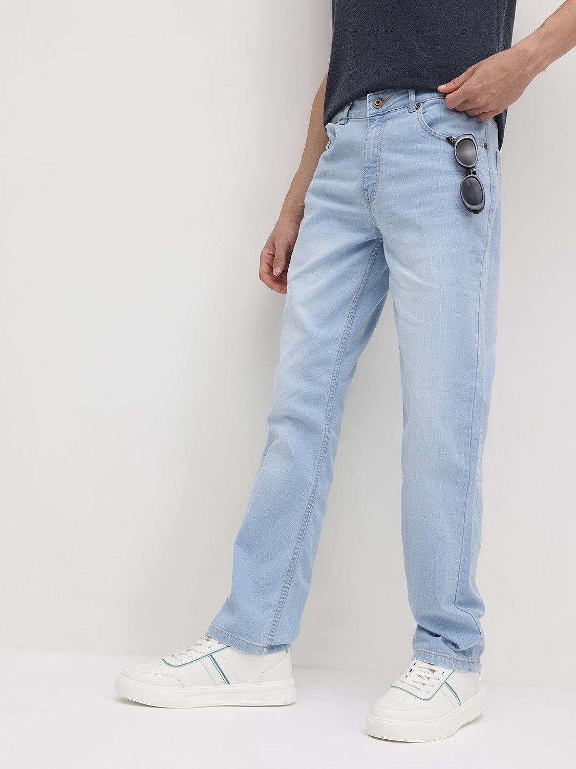 Image of Roadster Relaxed Fit Men Blue Jeans