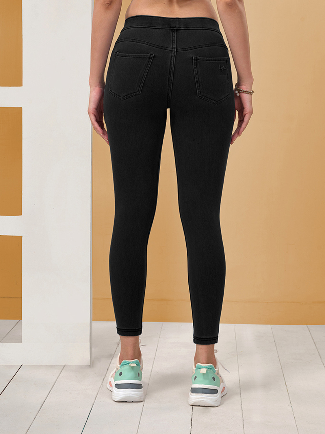 Image of Lyra Black Jegging