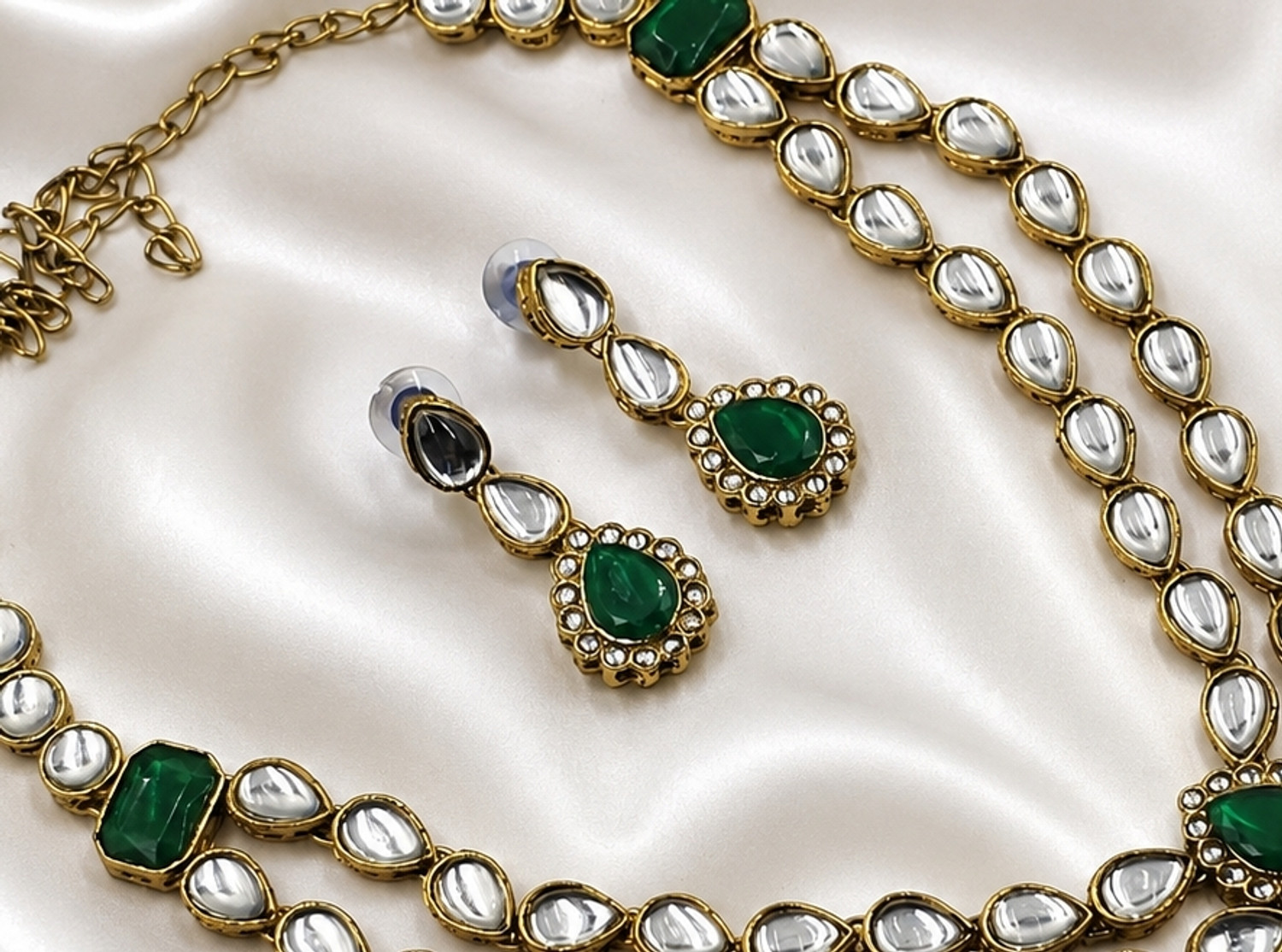 Image of UKHUB Alloy Gold-plated Green Jewel Set (Pack of 1)