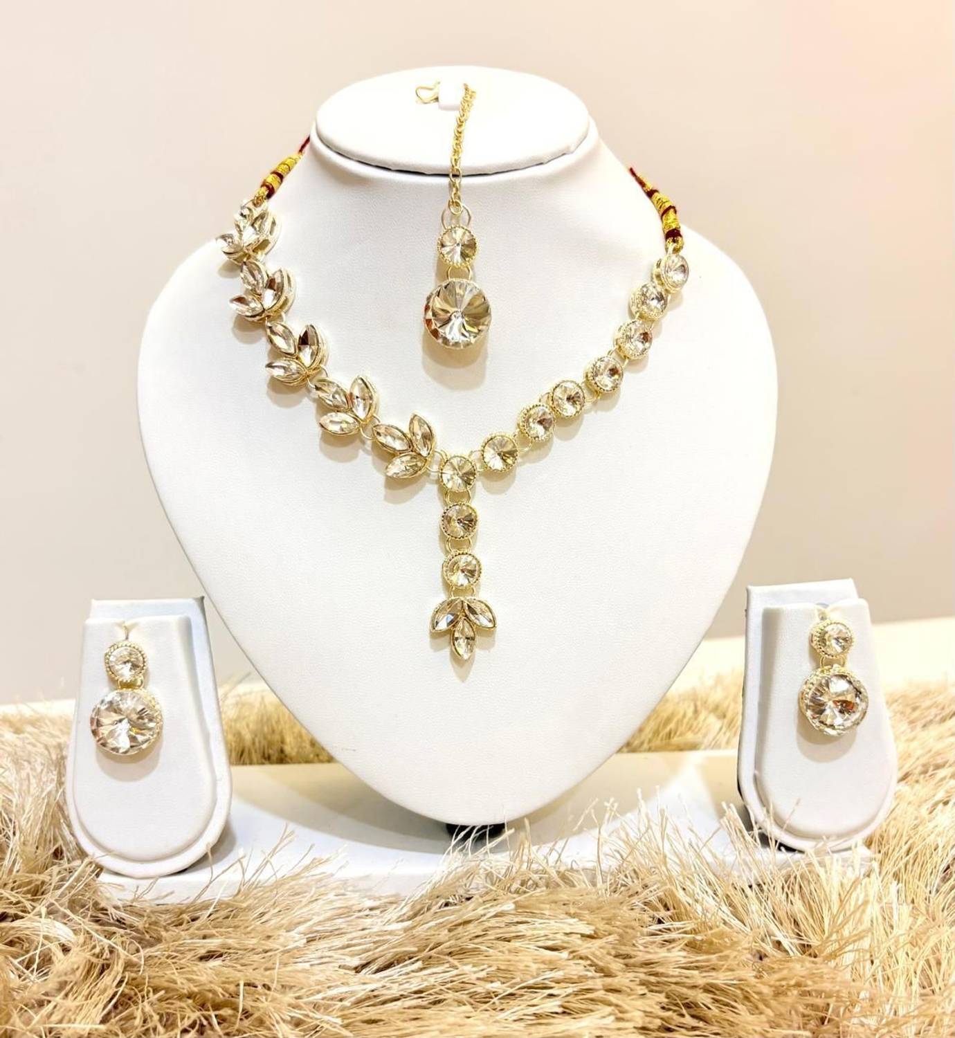 amira Crystal Rhodium Silver Jewellery Set