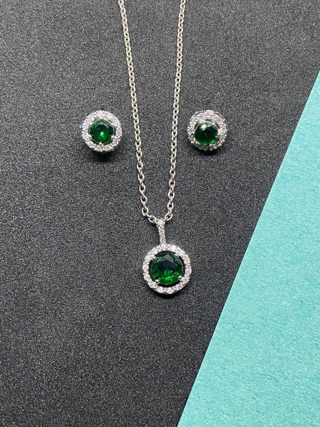 Aviate Alloy Silver Green Jewellery Set