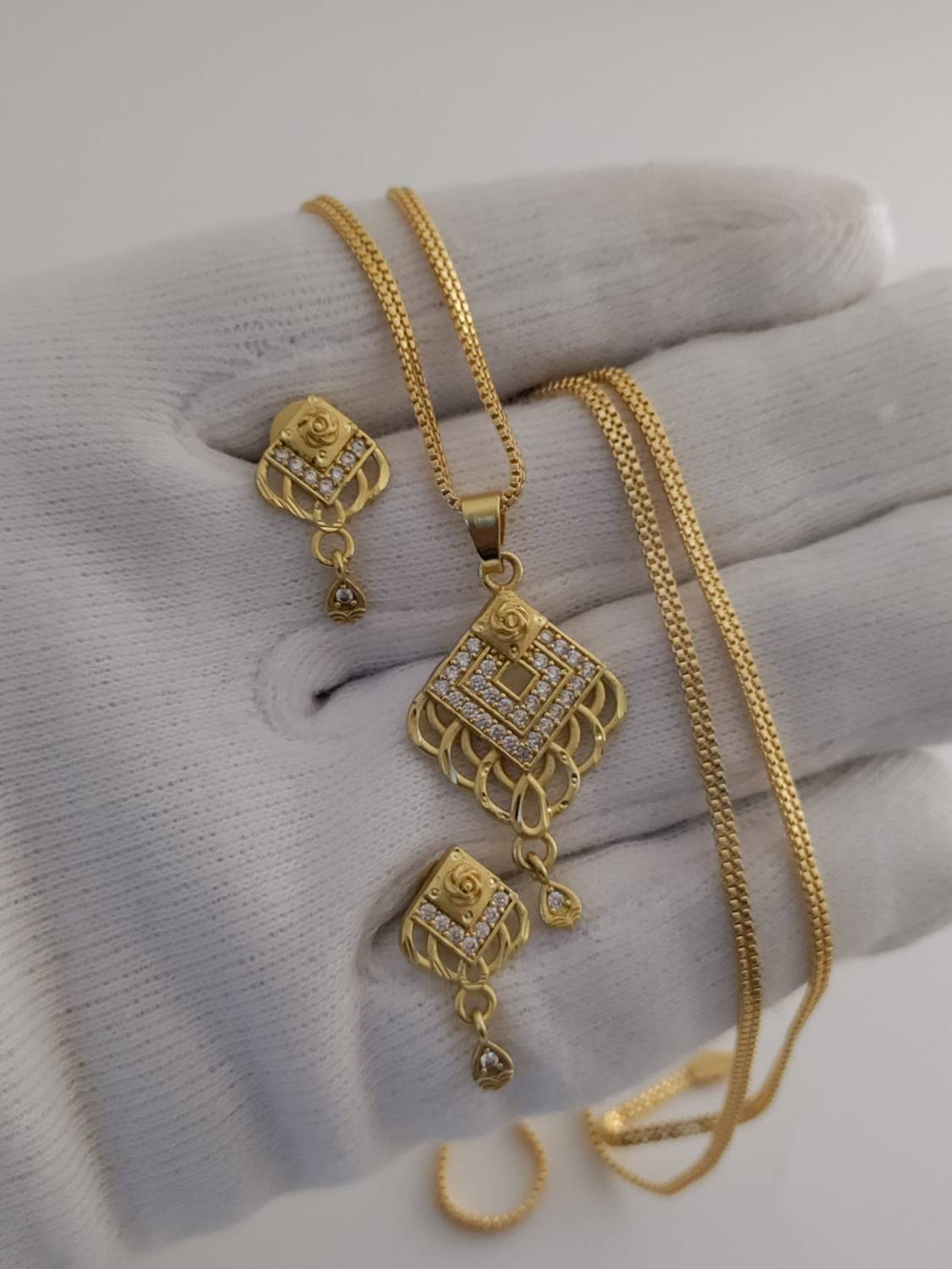 Bhagavati creation Brass Gold-plated Gold Jewellery Set