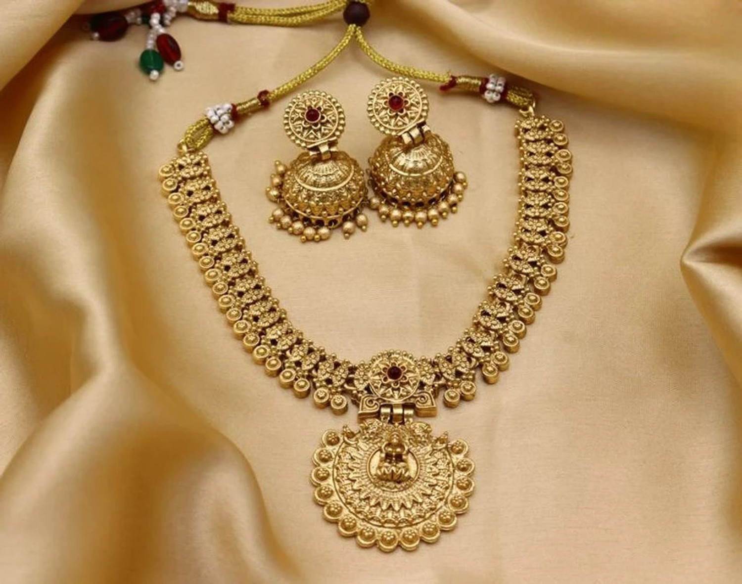 Image of HARIPRIYA JEWELLS Alloy Gold Jewellery Set
