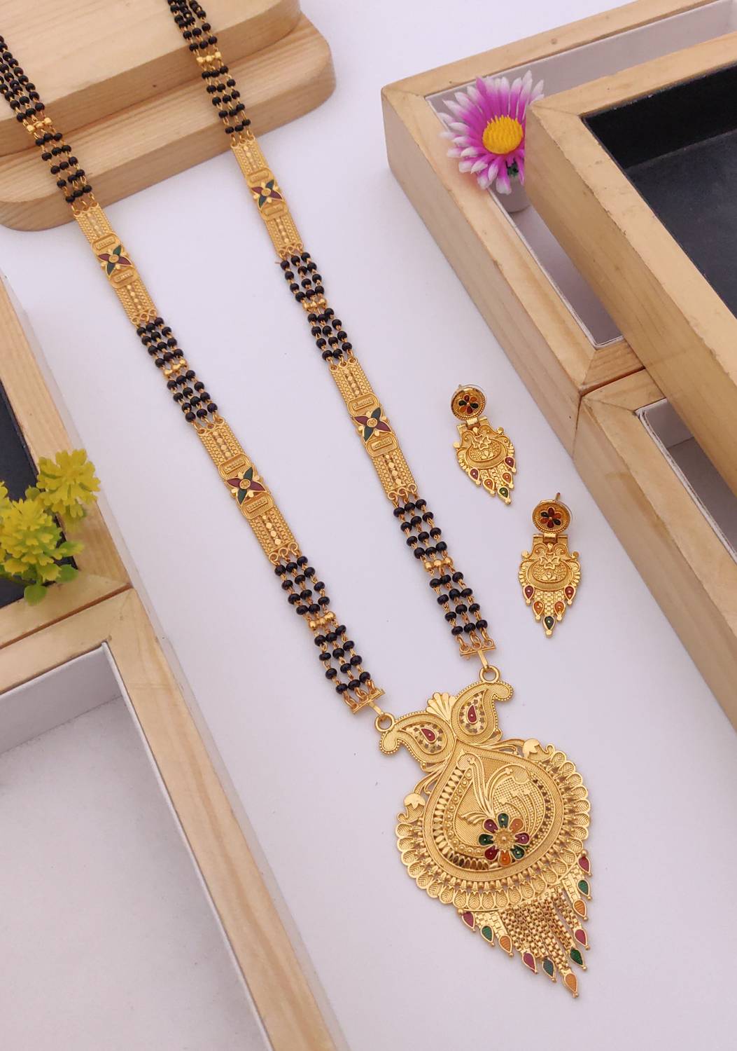bhanu diam Alloy Gold-plated Gold Jewellery Set