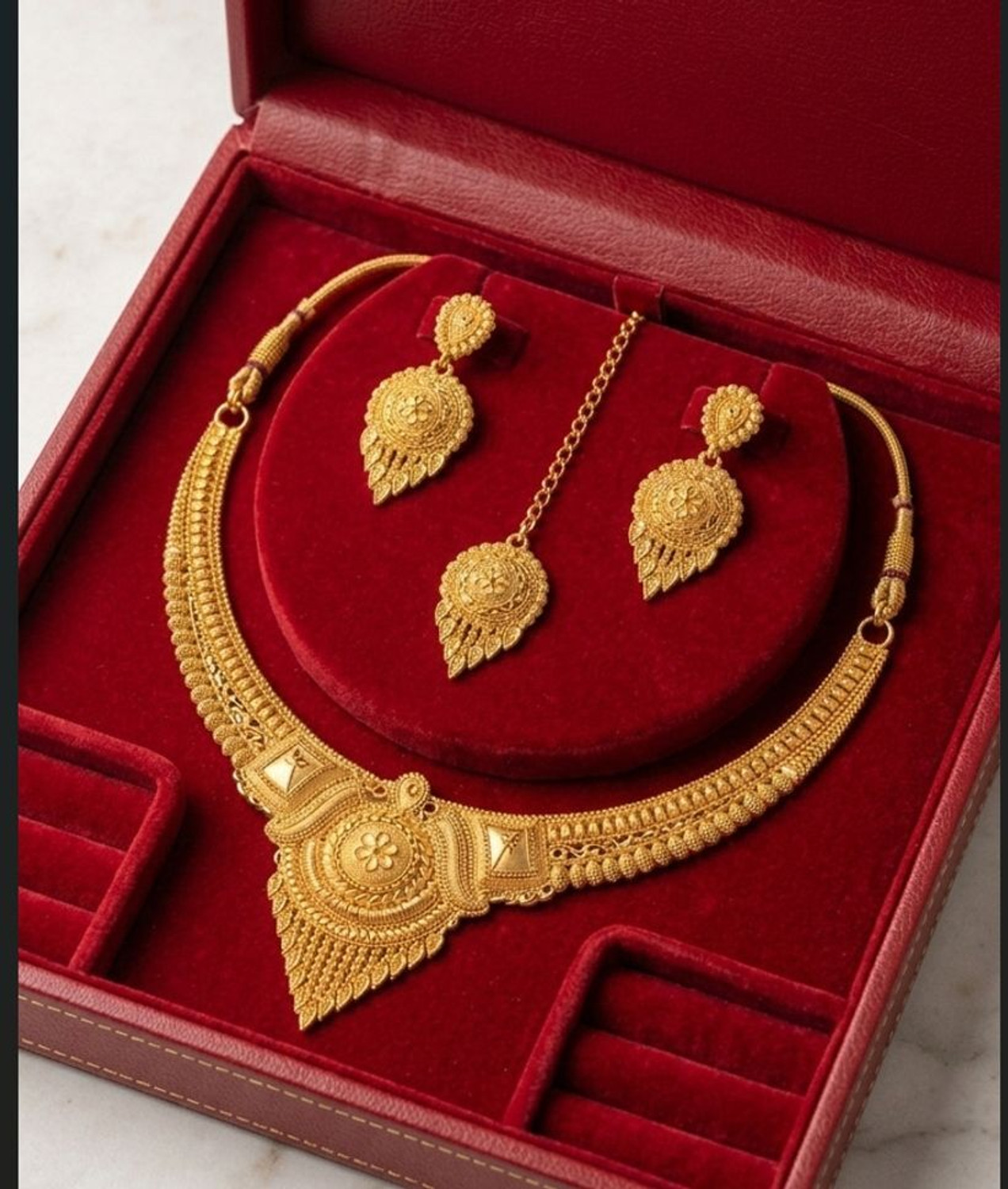Image of YASHCollection Brass Gold-plated Gold Jewellery Set