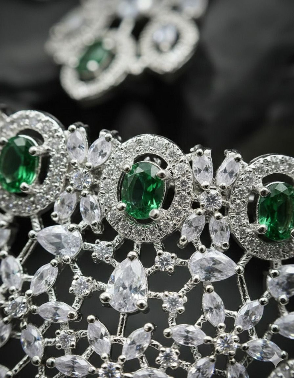 Image of MANTAM Alloy Rhodium Green, White Jewellery Set