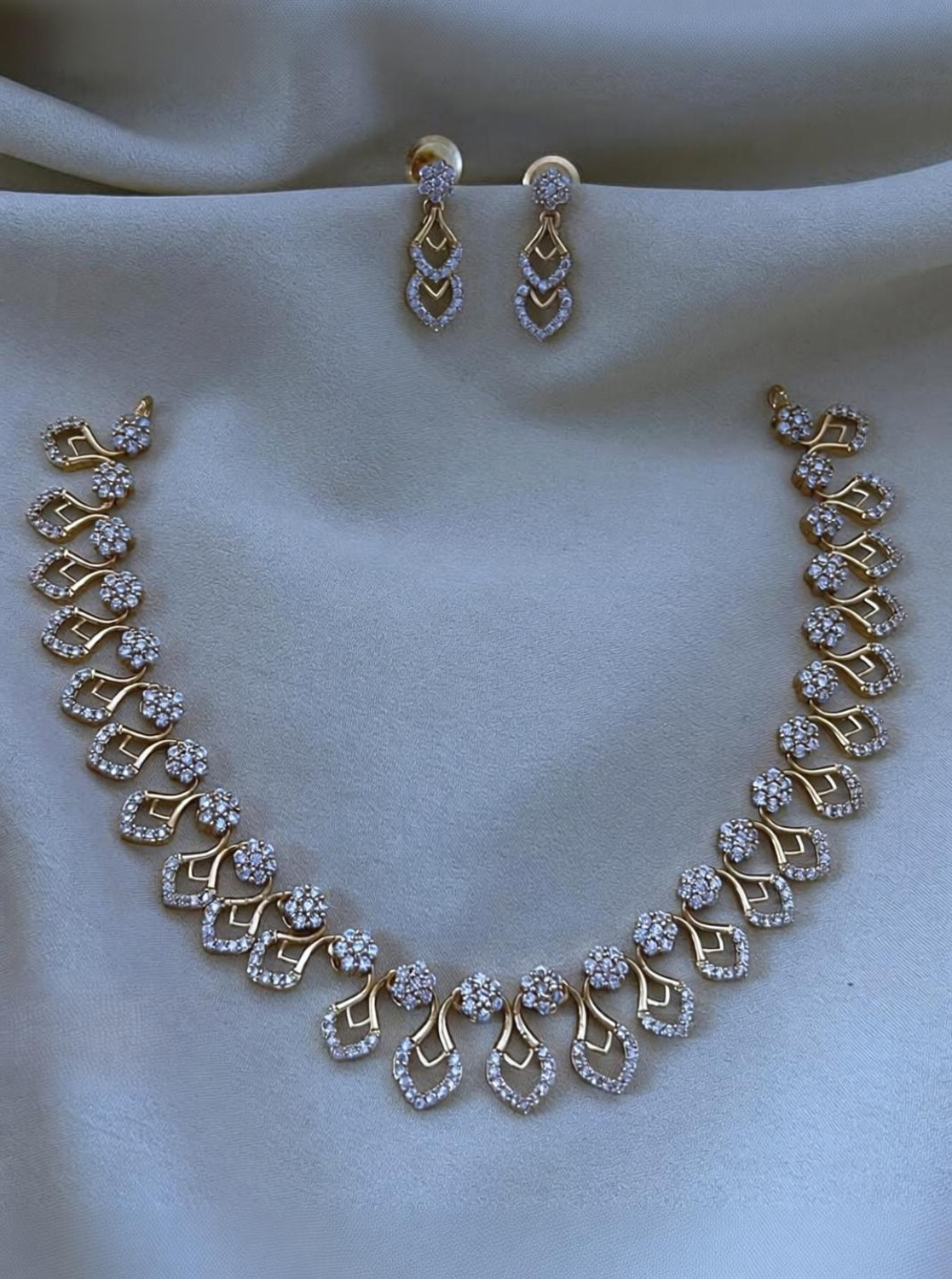SHINELOOM MUKTTA Brass Gold-plated Gold Jewellery Set