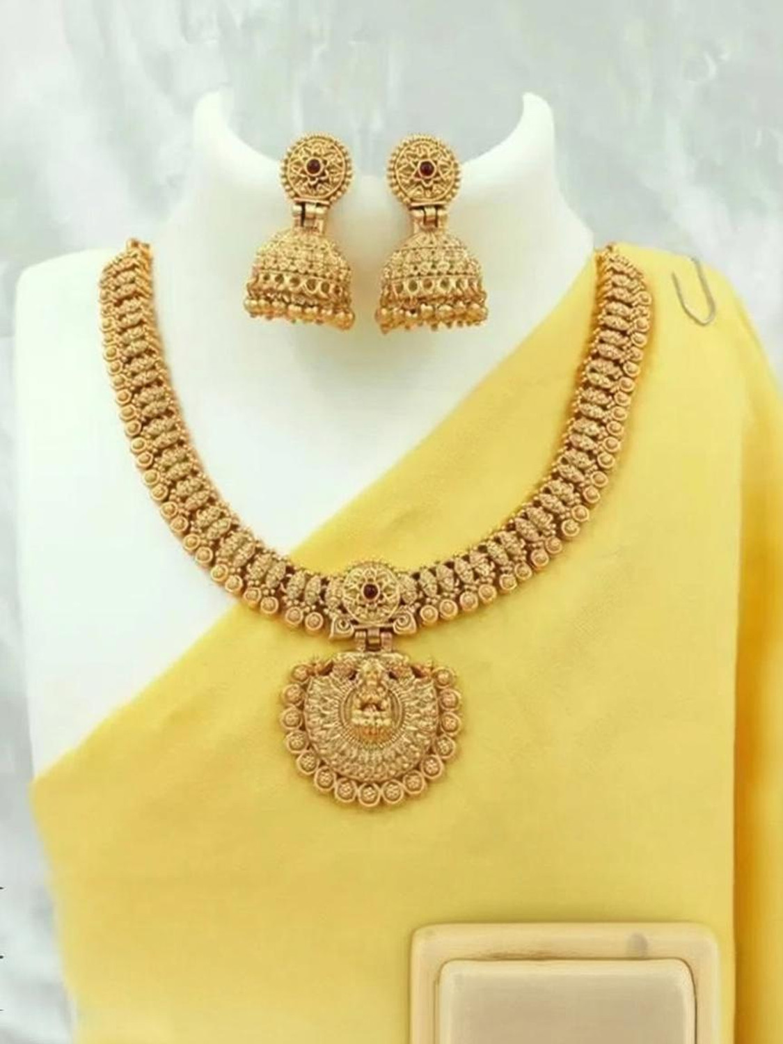 Image of HARIPRIYA JEWELLS Alloy Gold Jewellery Set