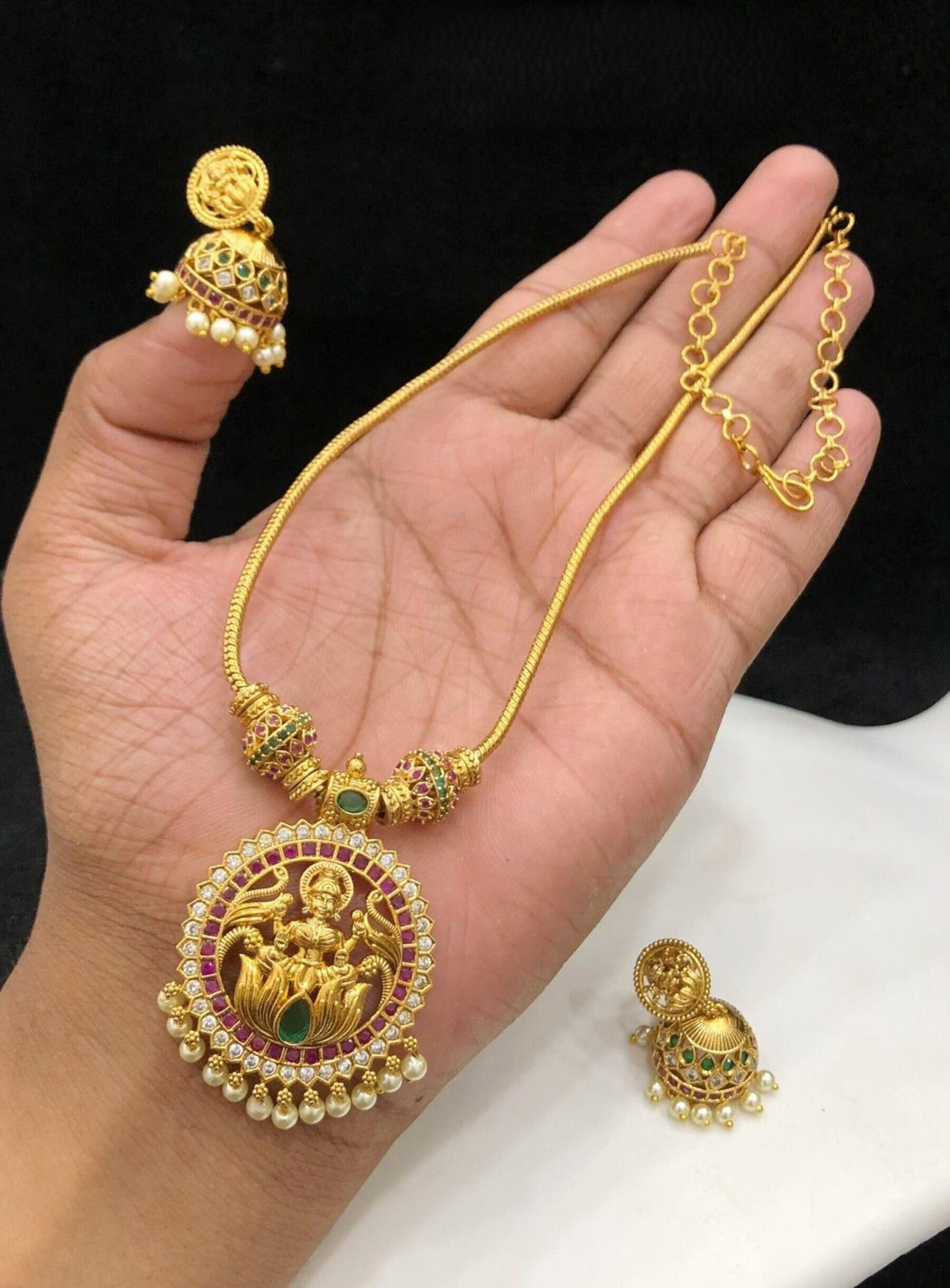 Image of RUJVE JEWELLERY Brass, Copper Gold-plated Gold Jewellery Set