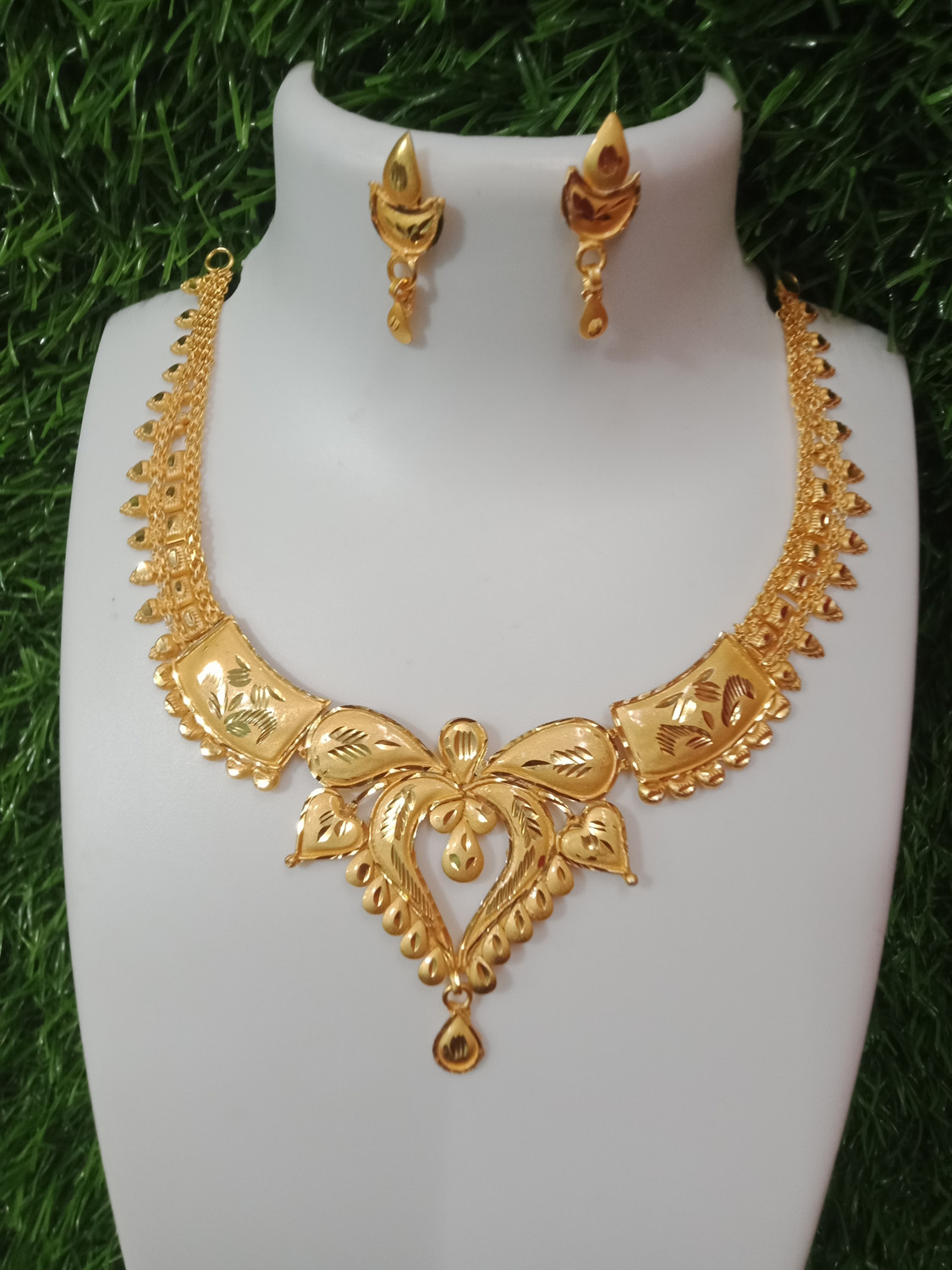 Image of Tanmaniyai Alloy Gold-plated Gold Jewellery Set