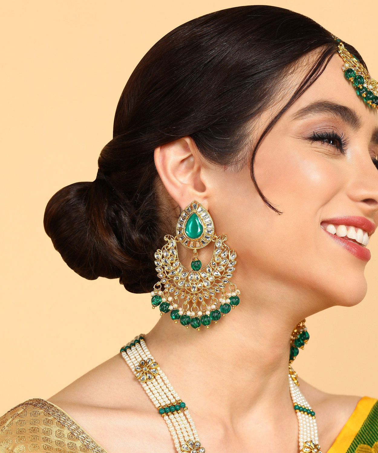 Image of Reesha Jewel Brass Green Jewellery Set