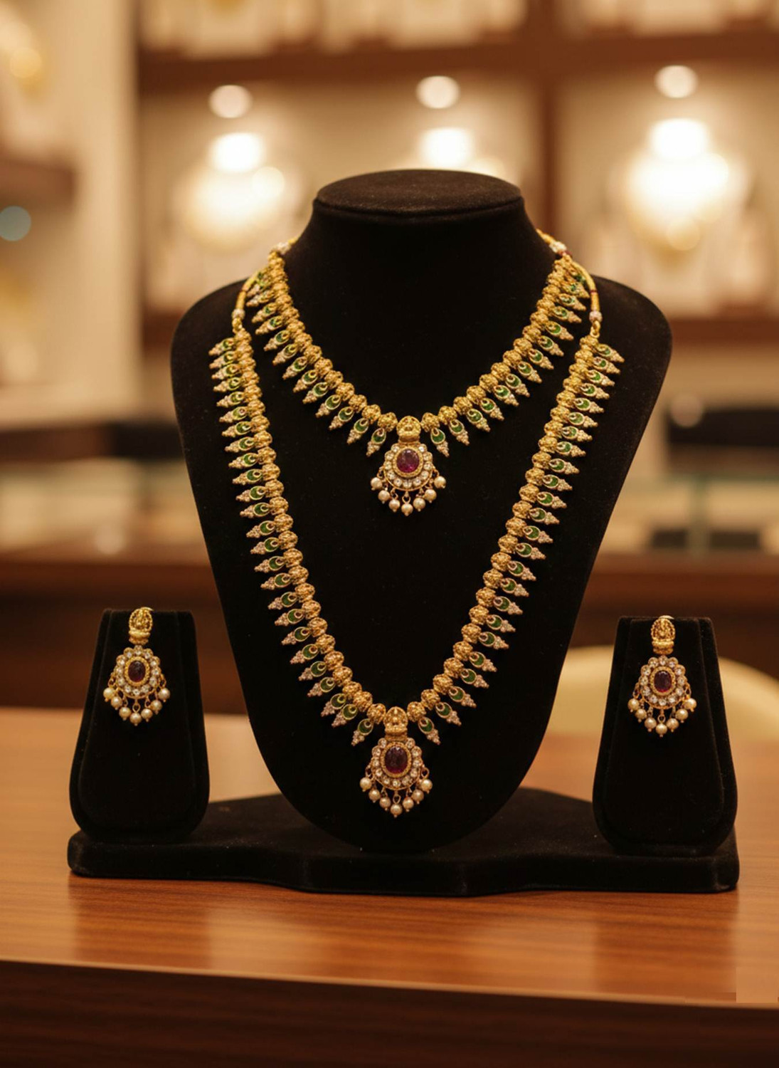 Image of Mountbar Brass, Crystal, Copper Gold-plated, Platinum Gold Jewellery Set