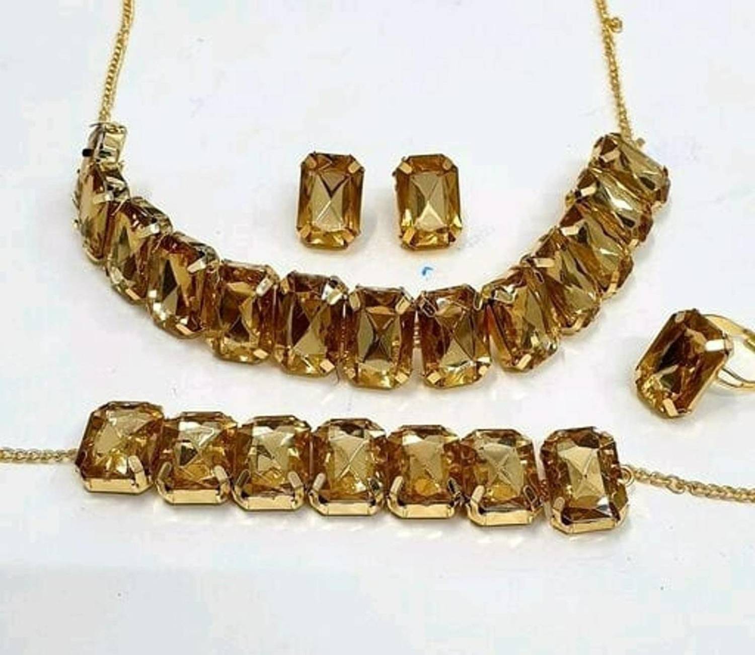 ANKITCREATION Alloy Gold-plated White Jewellery Set