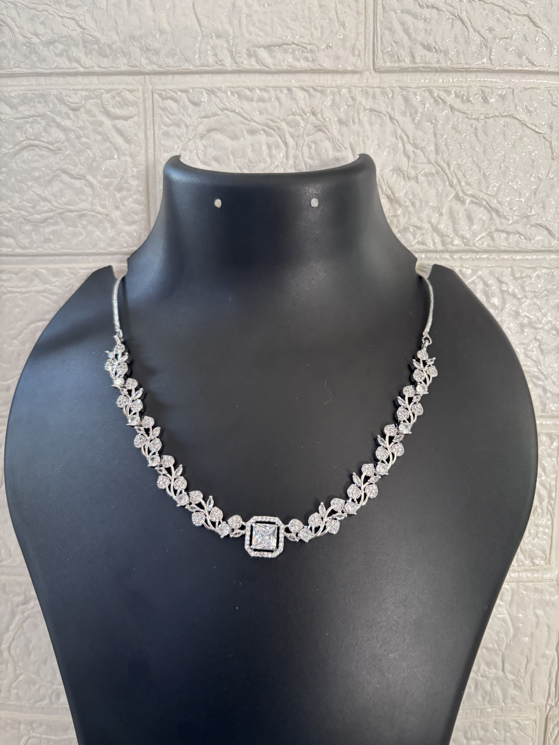 Image of VIIORA Brass Silver Silver Jewellery Set
