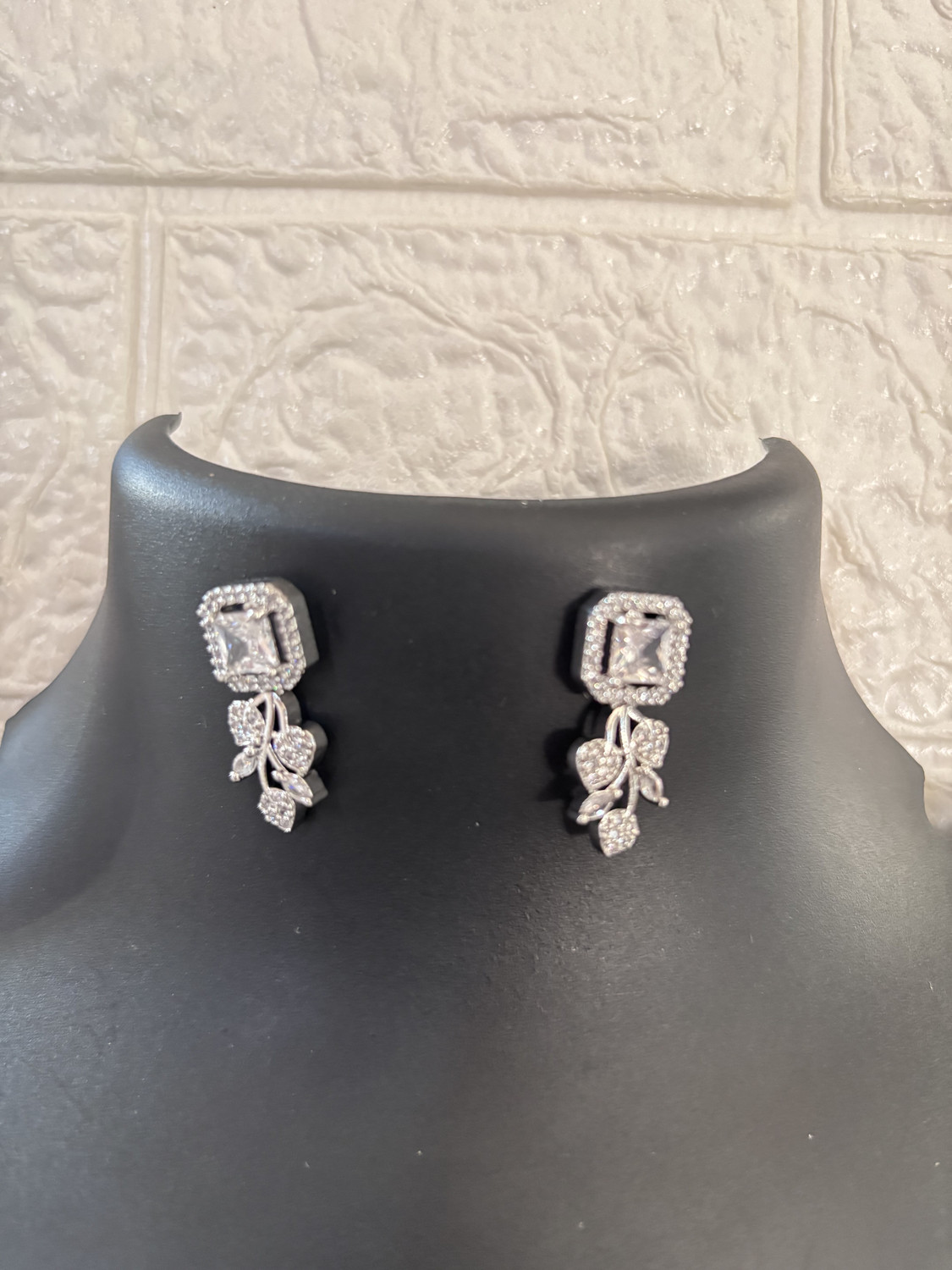 Image of VIIORA Brass Silver Silver Jewellery Set