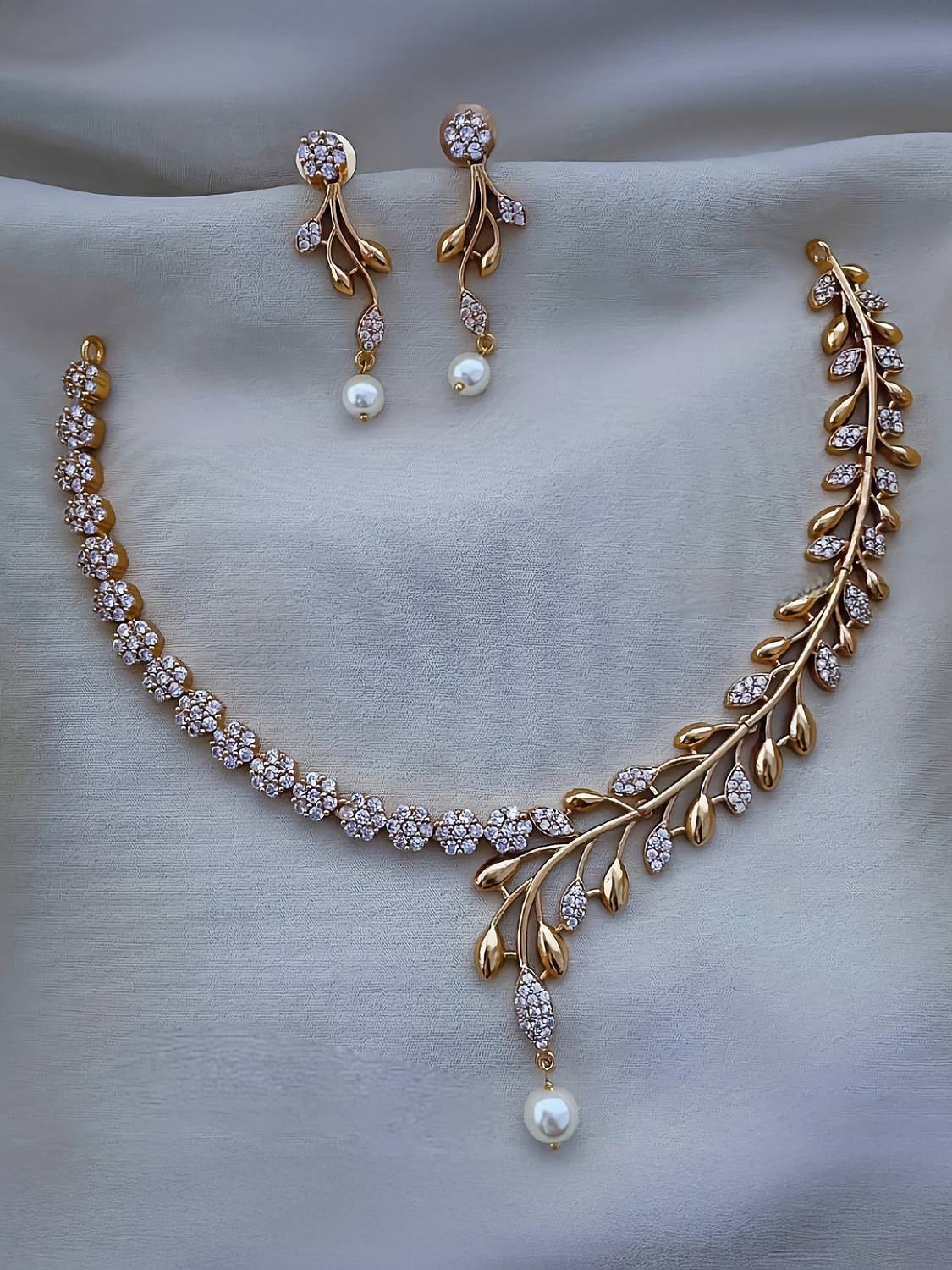 ACHU JEWELS Brass Gold-plated White Jewellery Set