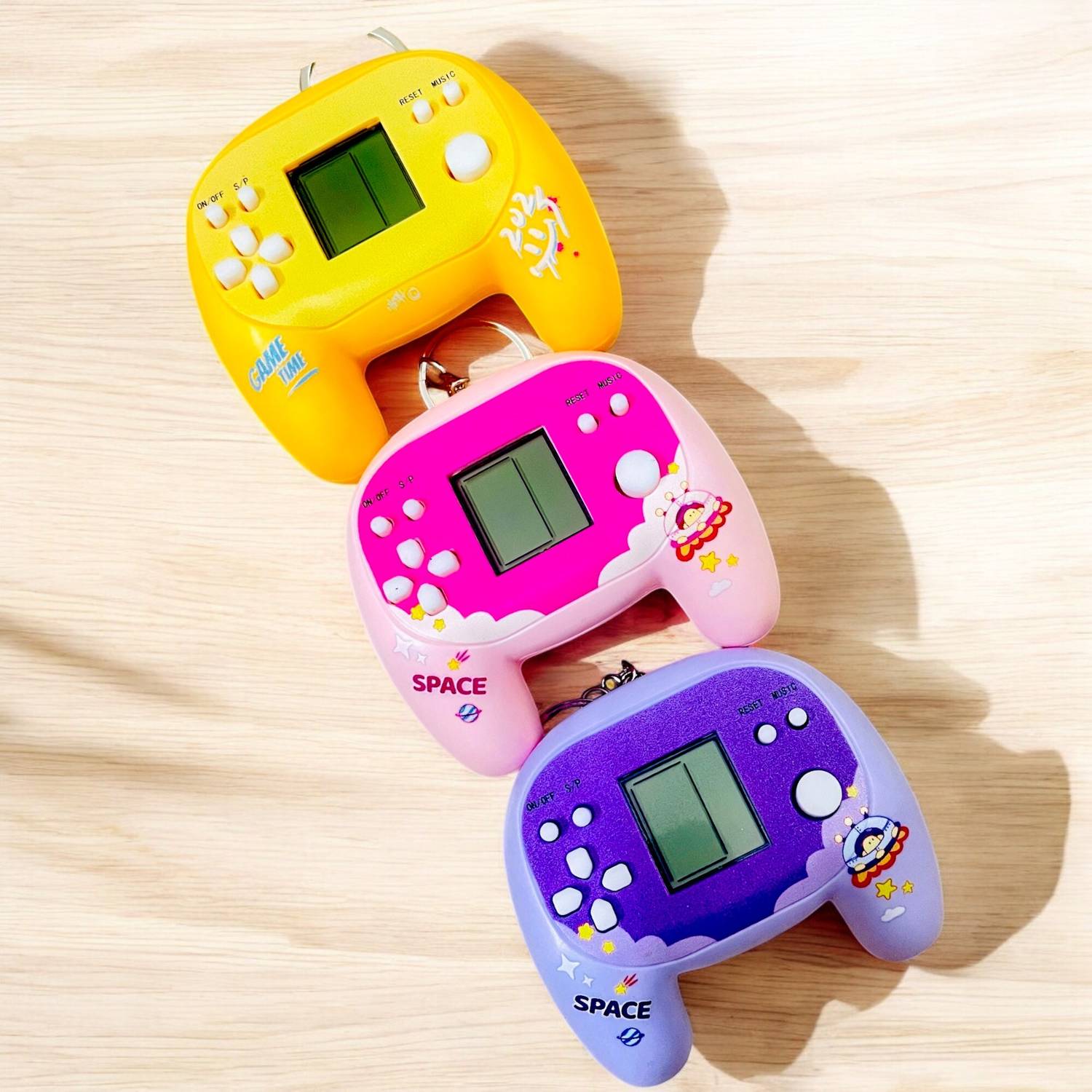 SSAppliances Mini Video Game Keychain – Retro Gaming Fun on the Go