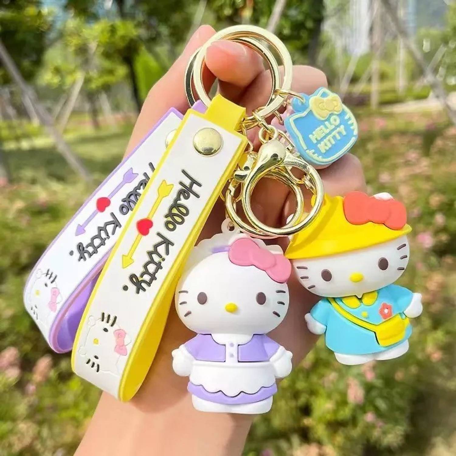 gtrp Hello Kitty Keychain with Hook & Strap & Charm A beautiful