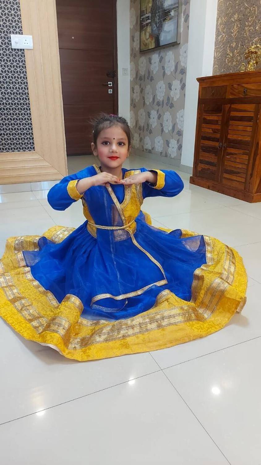 Kkalakriti Kathak Dress Costume 6 meter flare with Brocade Border Classical  Dance Costume Kids Costume Wear Price in India - Buy Kkalakriti Kathak  Dress Costume 6 meter flare with Brocade Border Classical