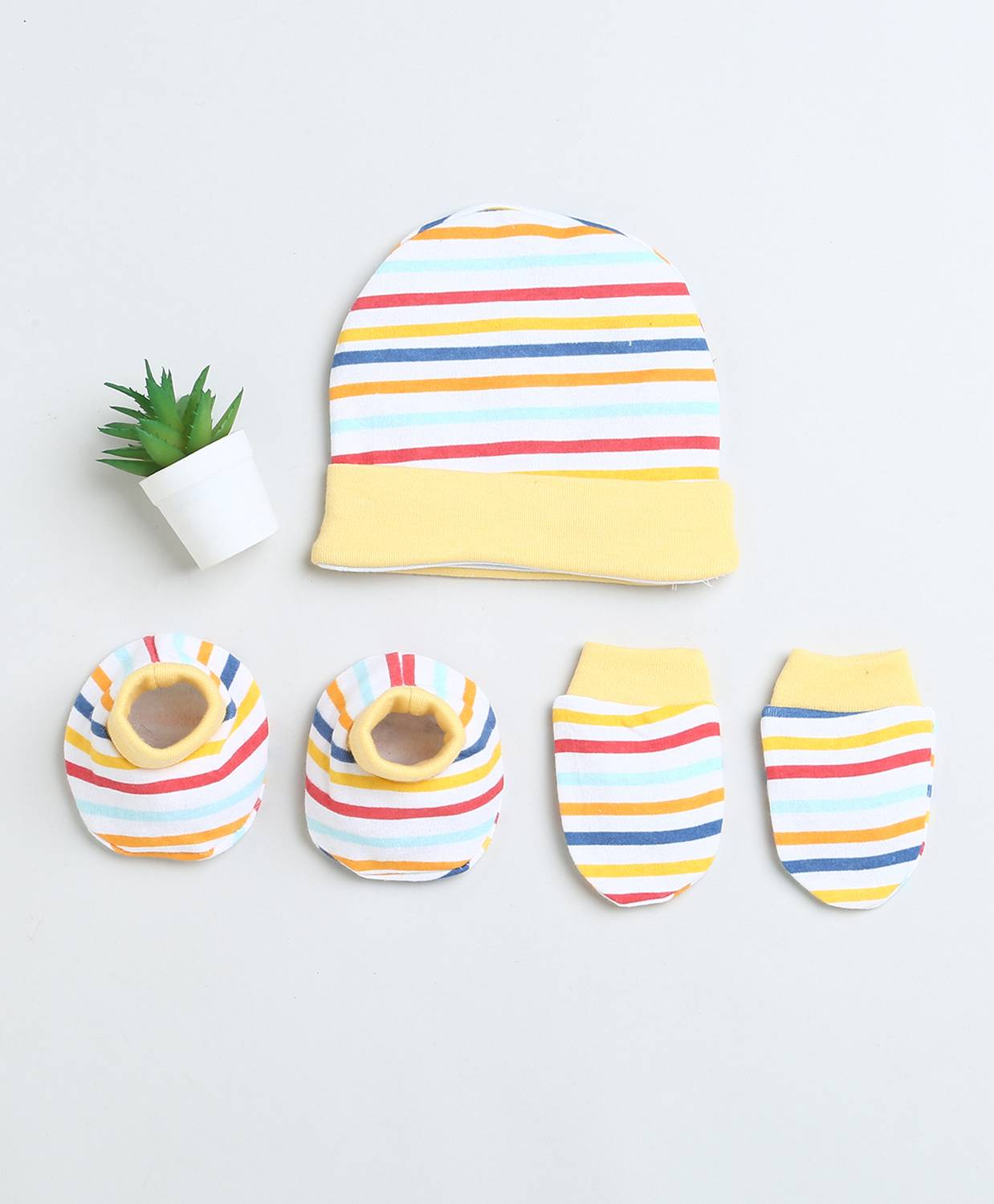 BUMZEE Baby Boys Casual Cap Bootie, Mitten