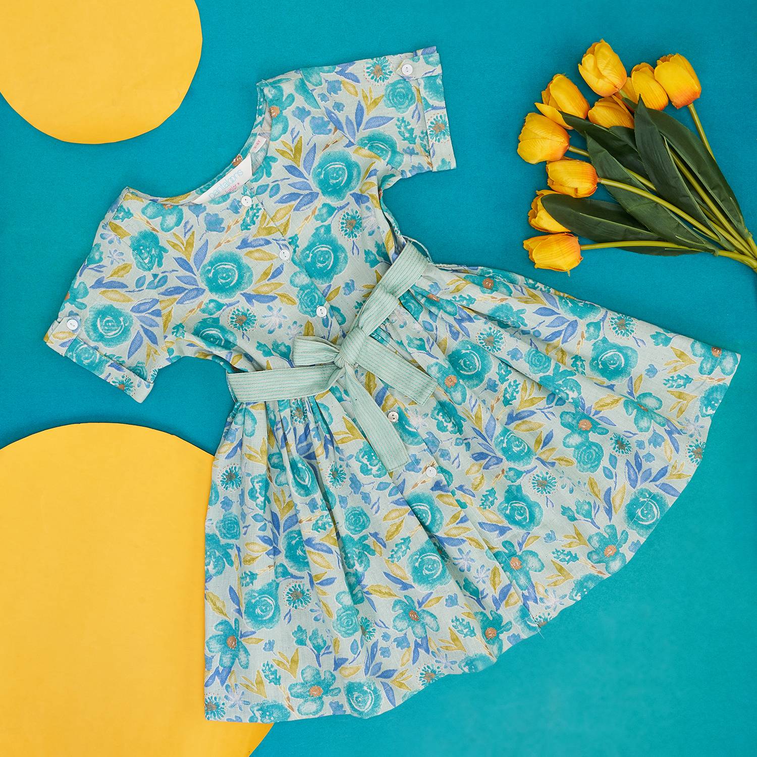 Akkriti by Pantaloons Girls Below Knee Casual Dress