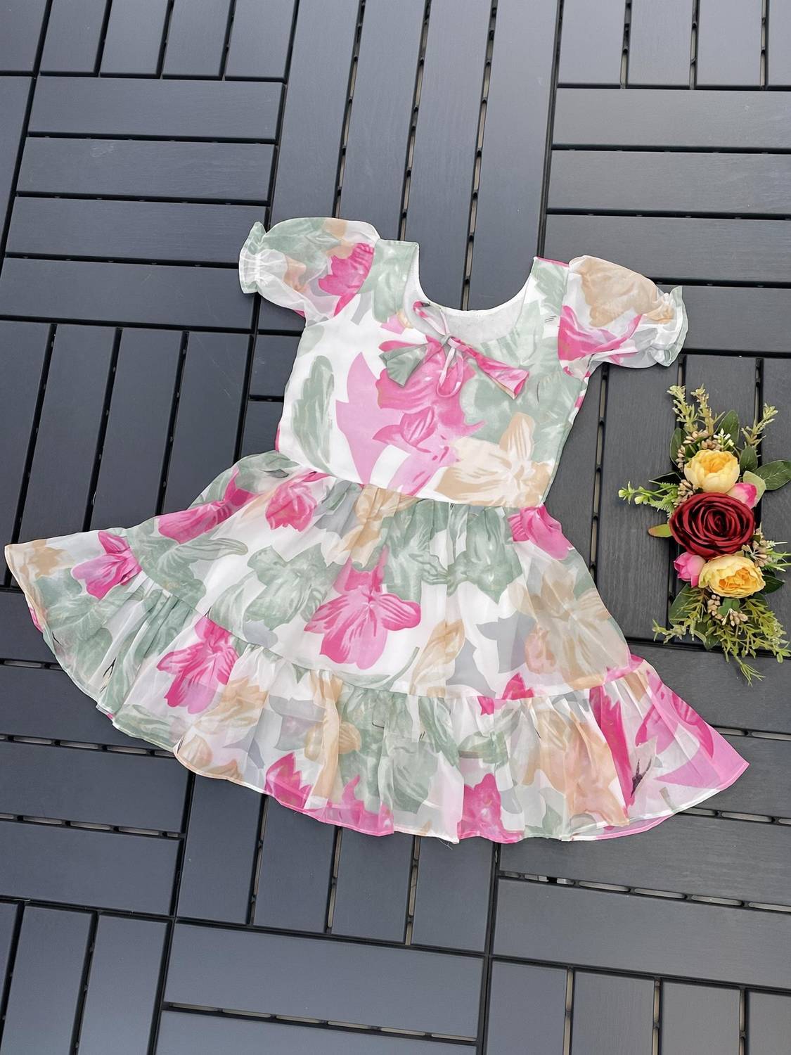 Aabhilasha Girls Below Knee Casual Dress