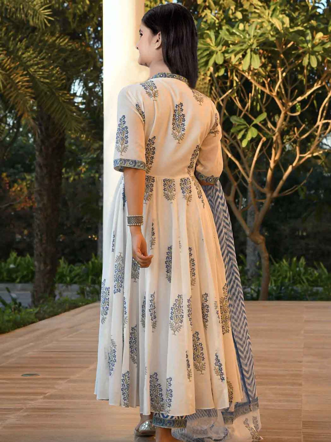 Image of Vetrokart Girls Casual Kurta, Churidar & Dupatta Set