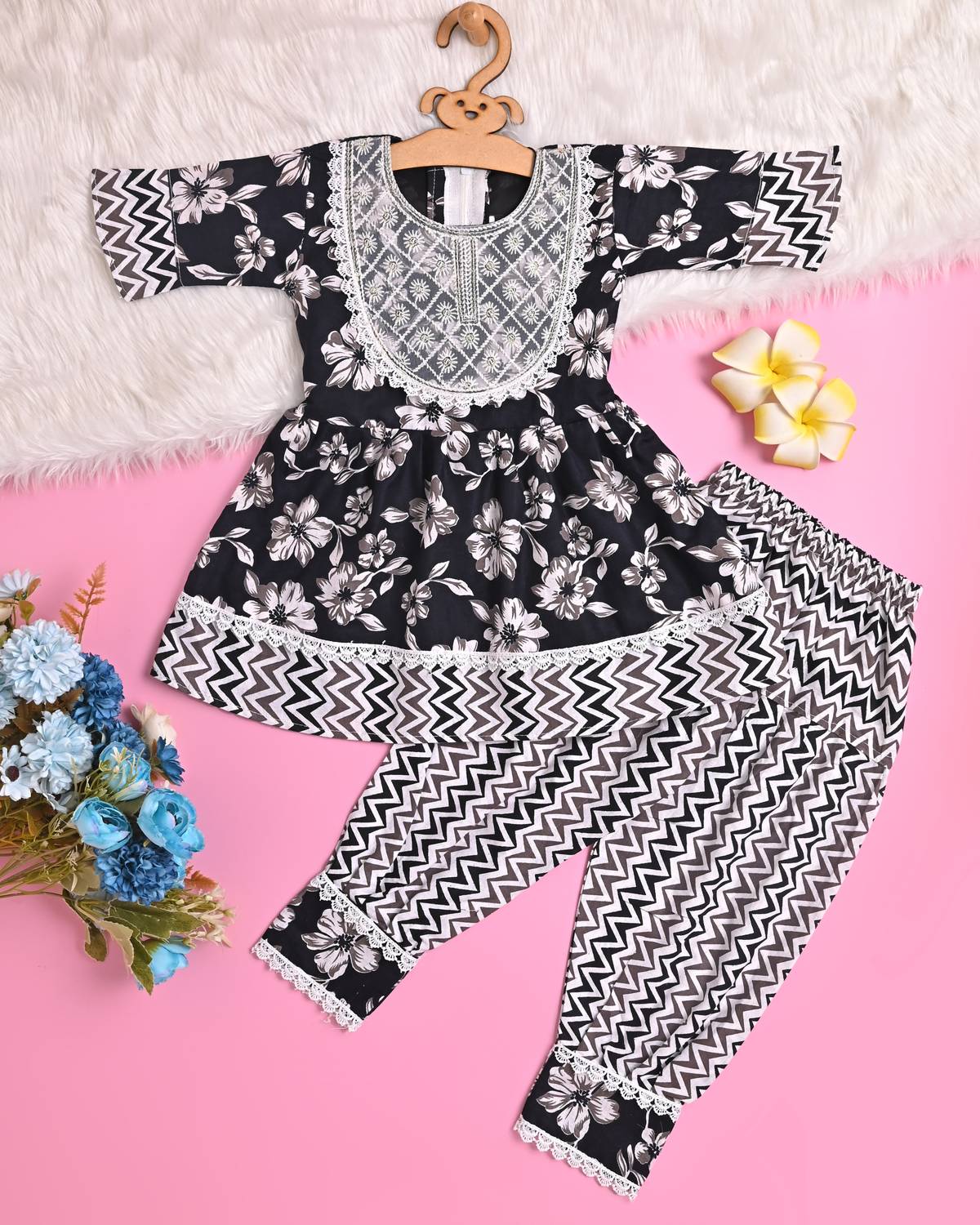 aliza fashion Girls Casual, Festive & Party Kurta and Pyjama Set