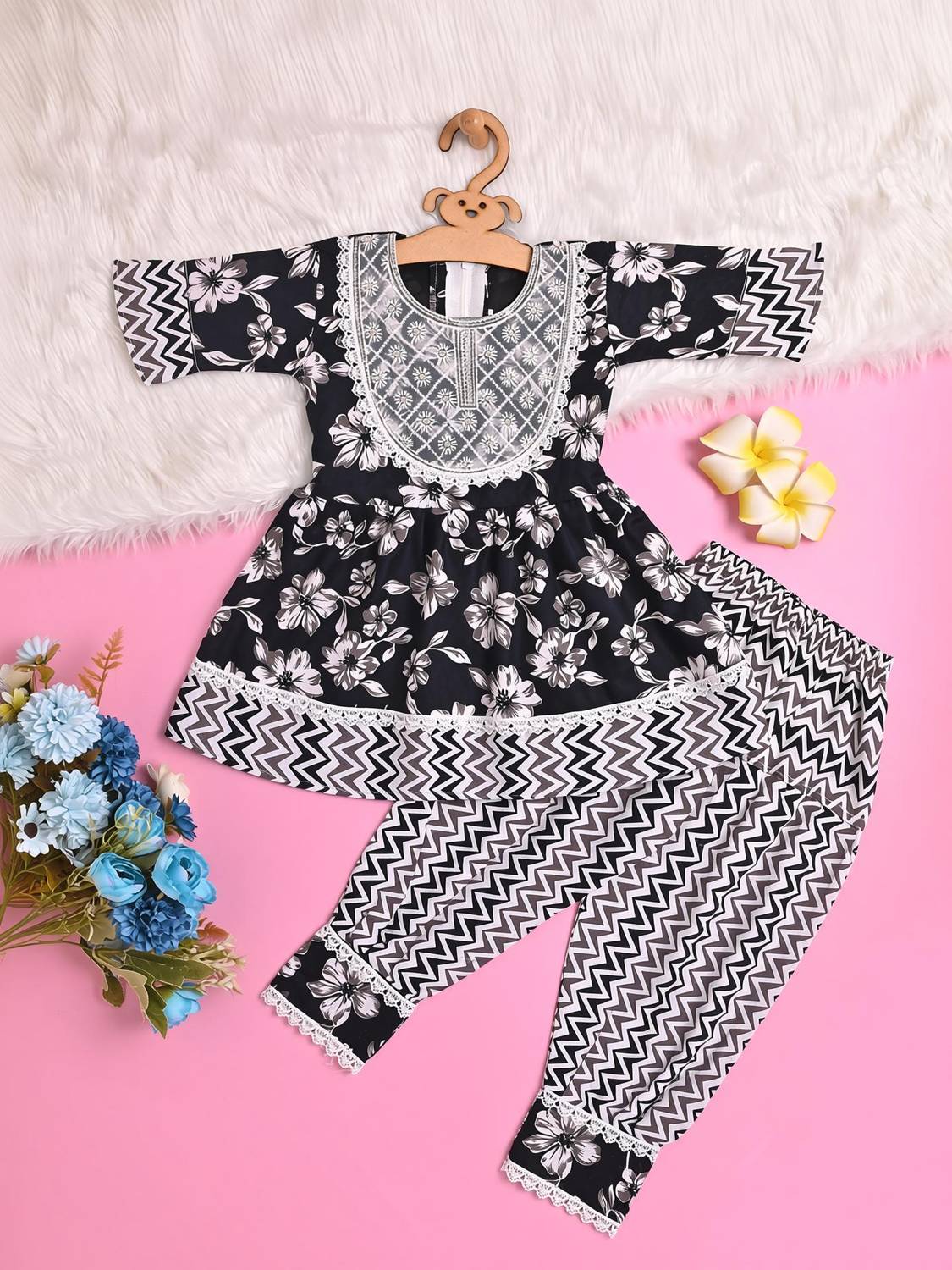 aliza fashion Girls Casual, Festive & Party Kurta and Pyjama Set