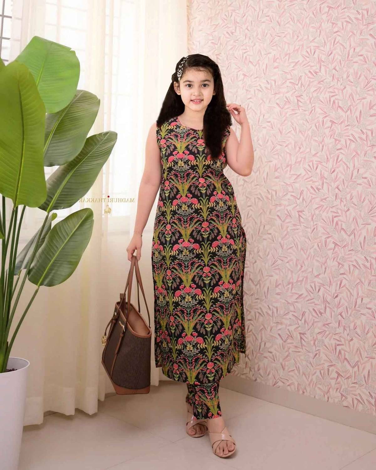 Bholukart Girls Casual Dupatta and Pyjama Set