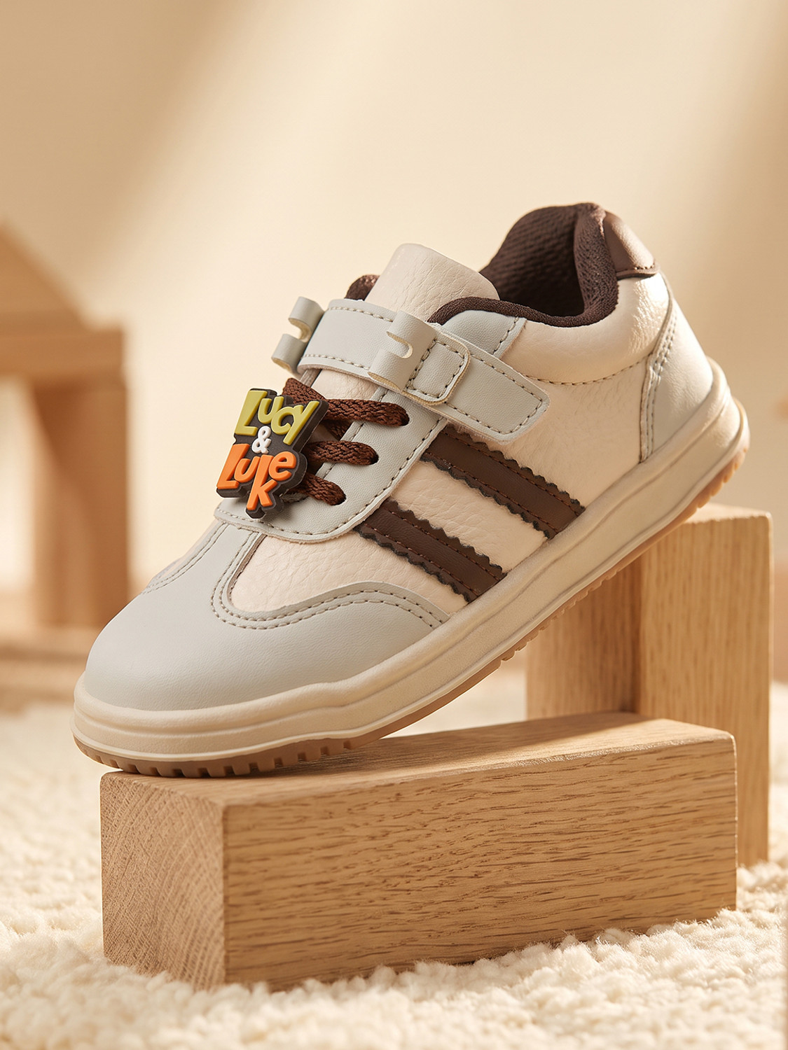 Image of LIBERTY Boys & Girls Velcro Sneakers