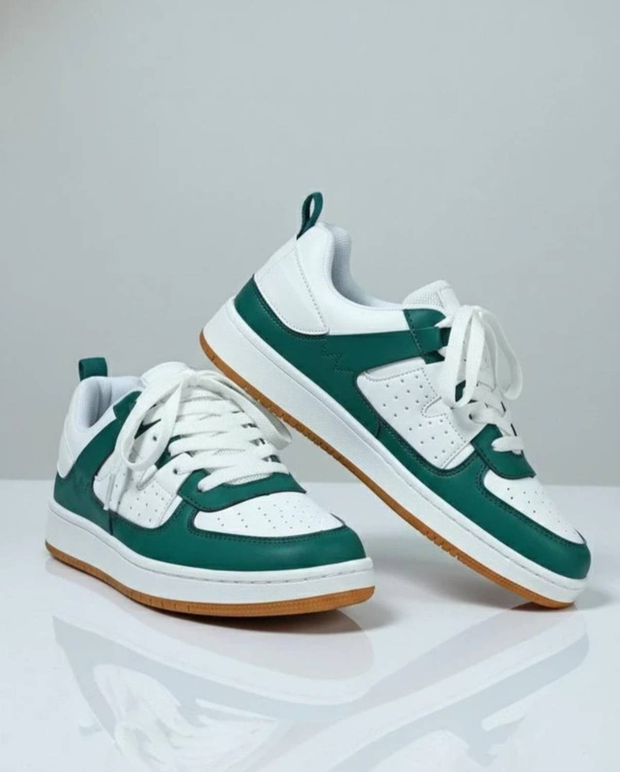 DOLLEXR Men's Green Sneakers - Image 3