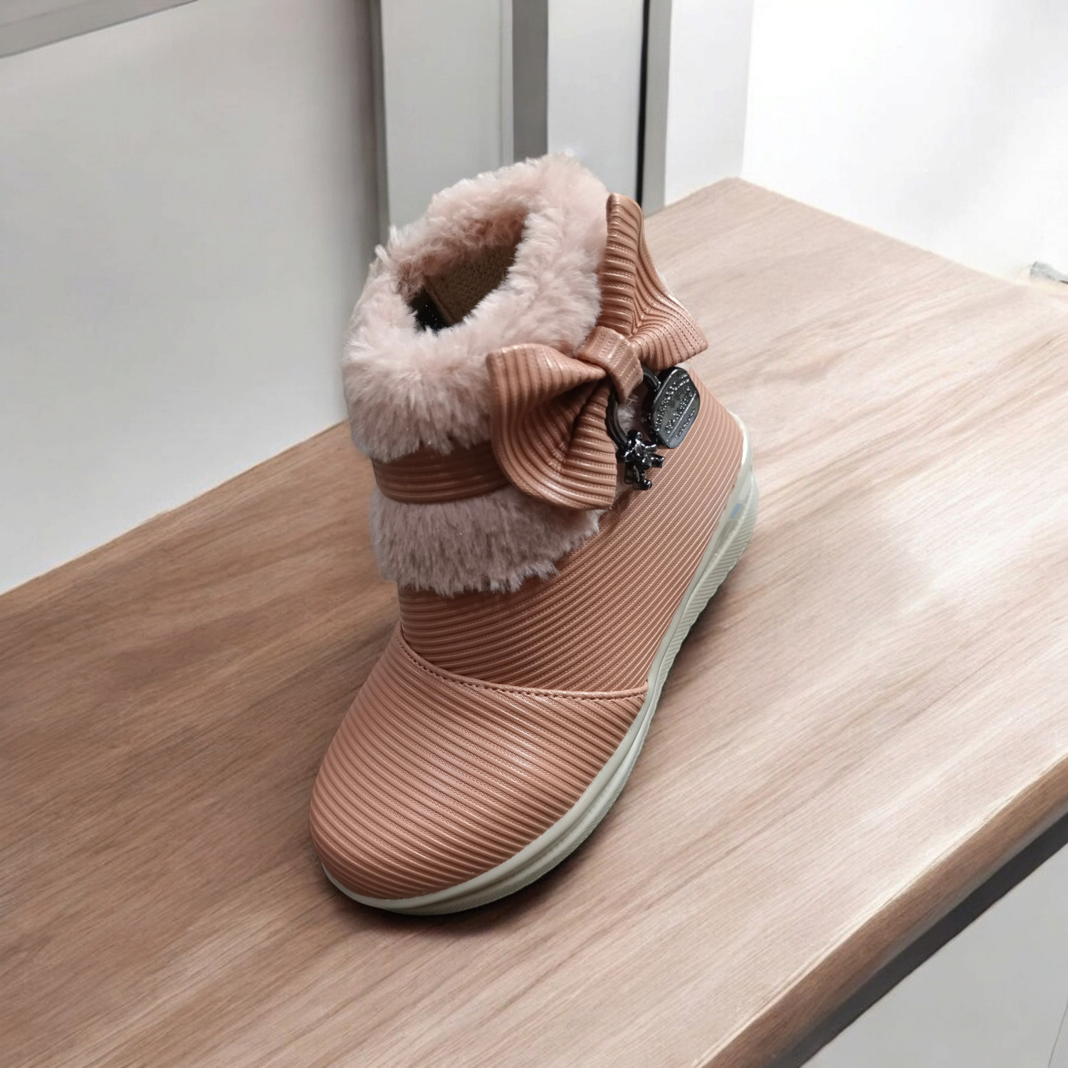 Image of Zuvio Footwear Hello Kitty Girls Zip Casual Boots