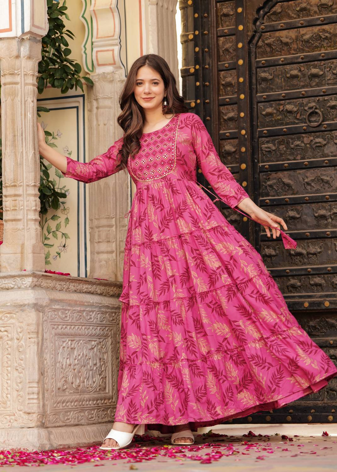saloni creation Women Floral Print Viscose Rayon Anarkali Kurta (