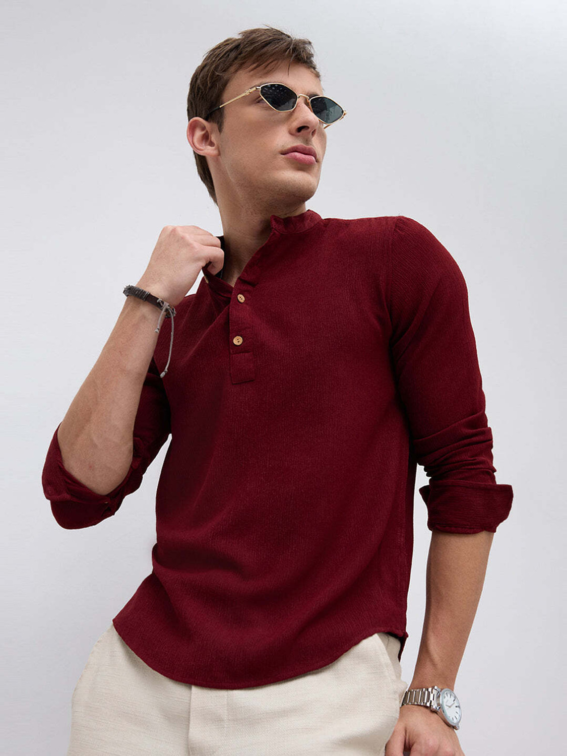 Image of VASTRADO Solid Pure Cotton Straight Kurta for Men (Maroon)