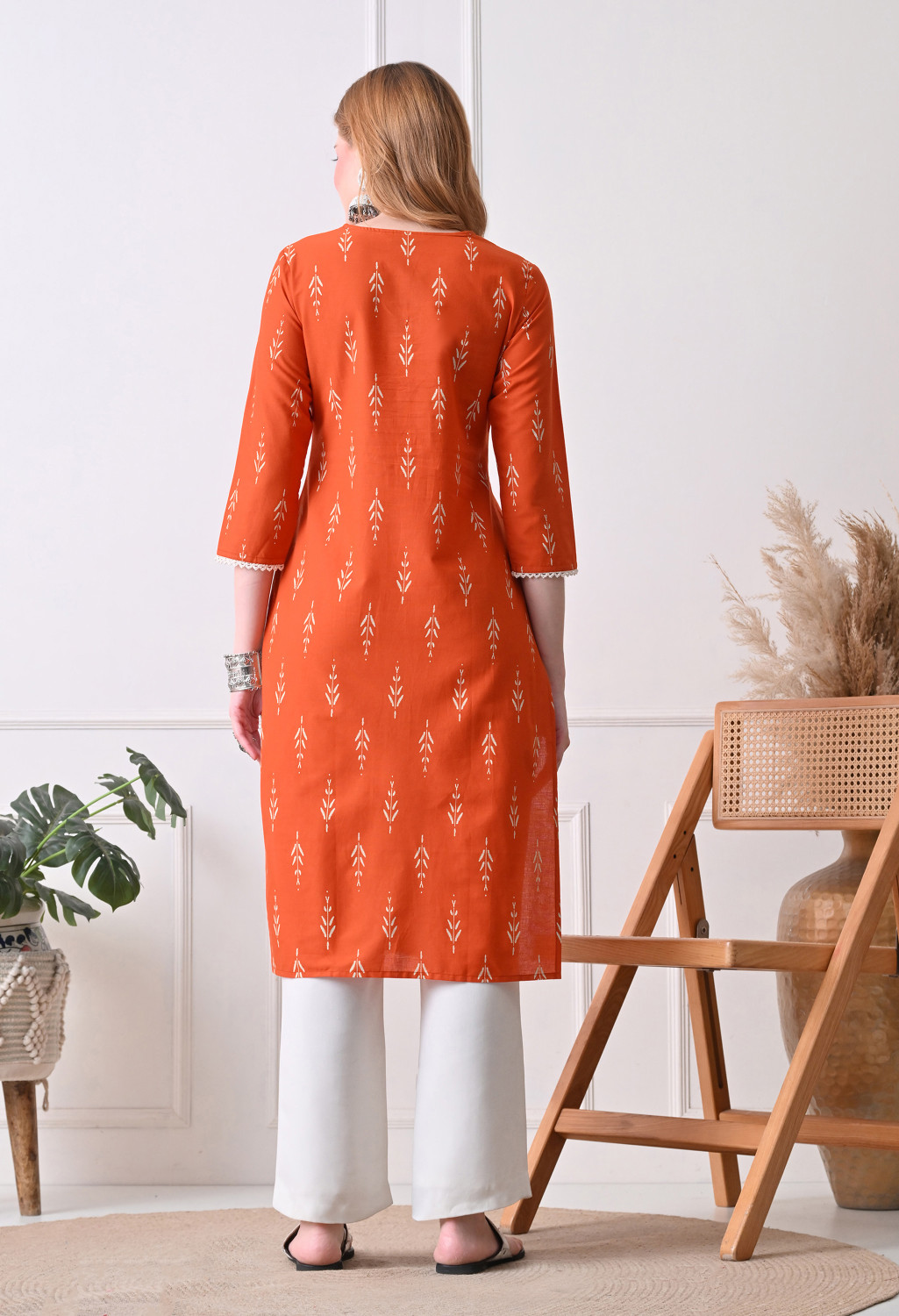 Image of KKOUTFITS Women Embroidered Straight Kurta