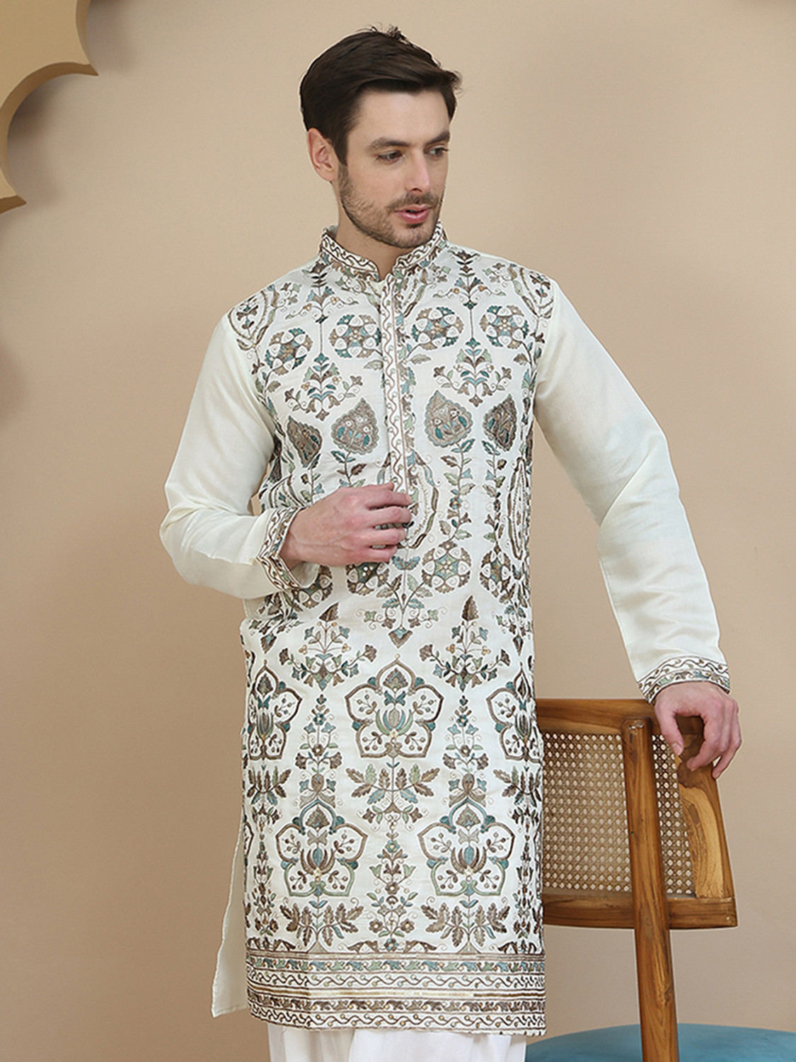Image of Jompers Men Embroidered Straight Kurta
