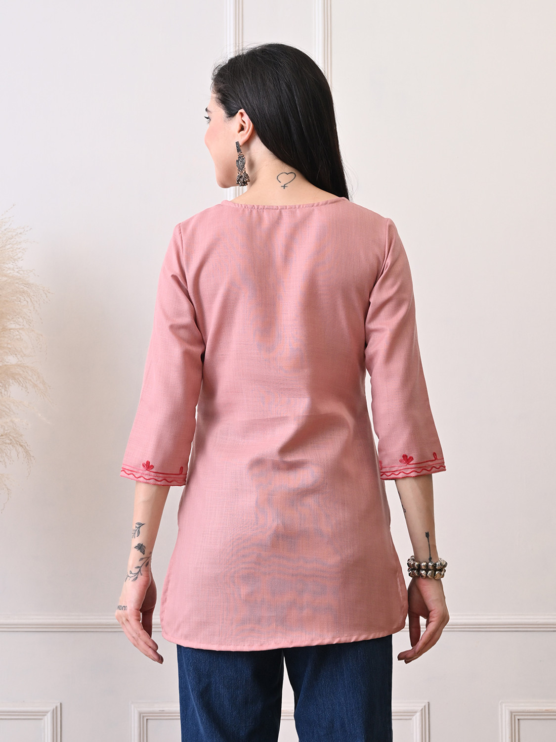 Image of Akshatani Women Embroidered Straight Kurta