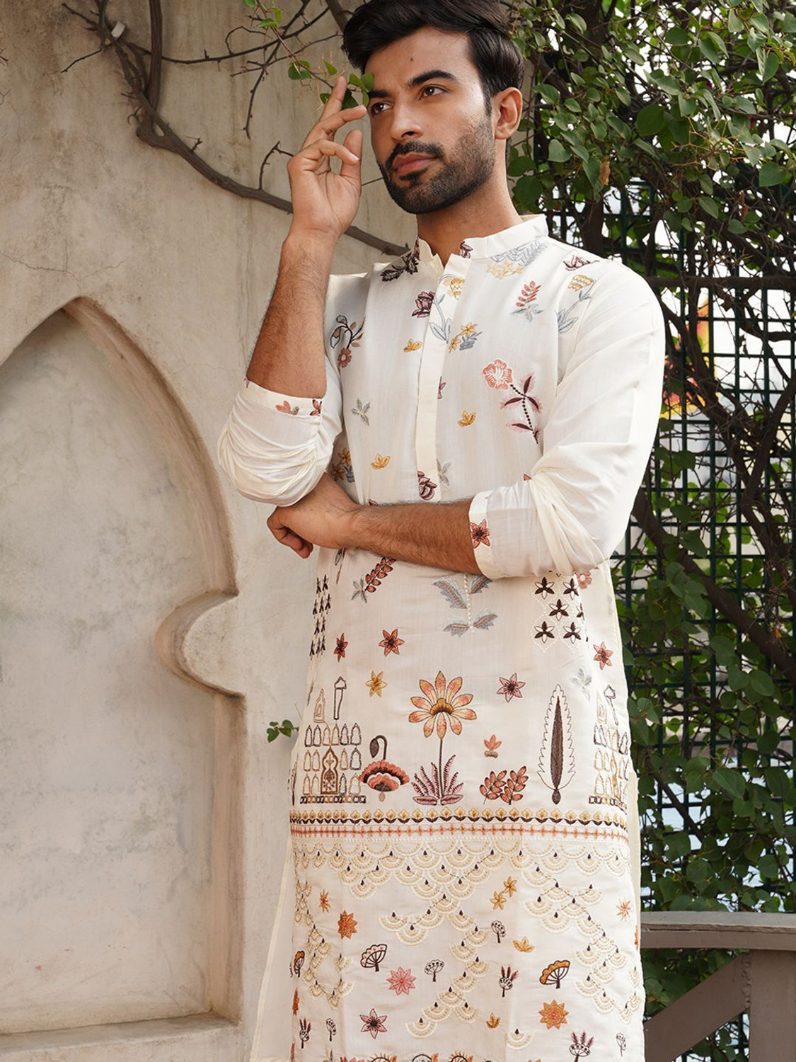 Image of Jompers Men Embroidered Straight Kurta