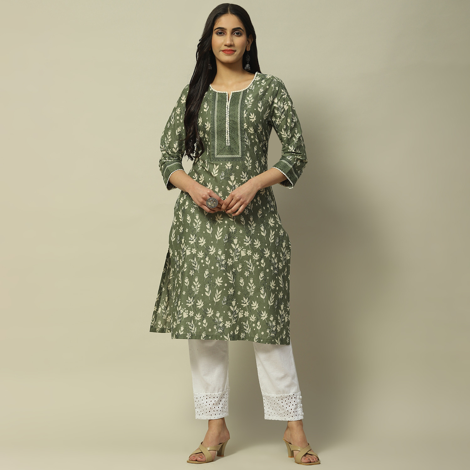 Image of RANGRITI Women Printed, Floral Print Straight Kurta