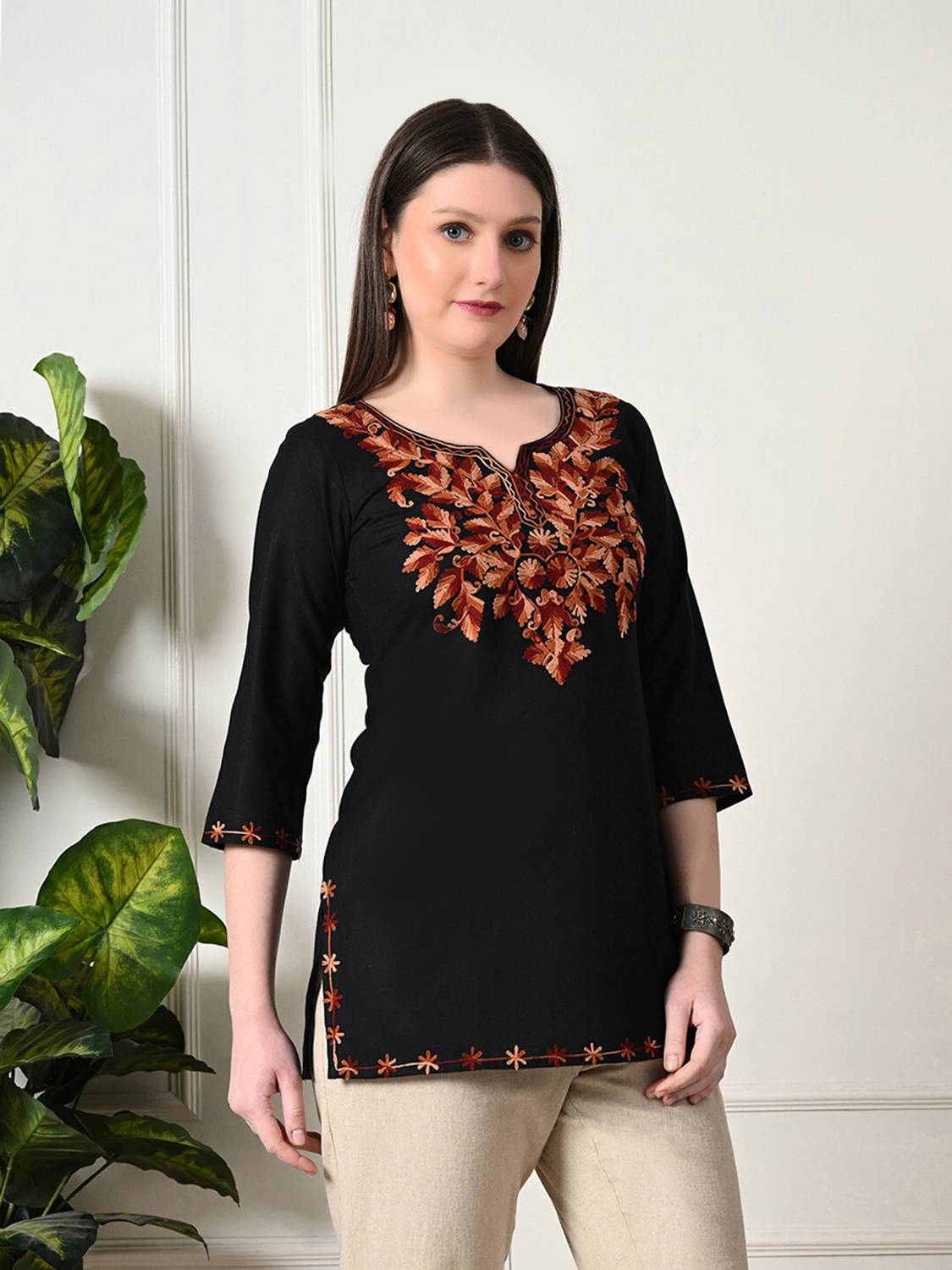 Akshatani Women Embroidered Straight Kurta