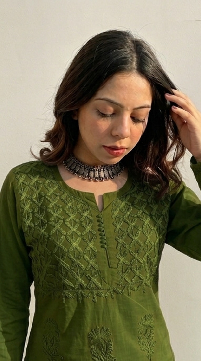 Image of NOYAB STYLES Women Embroidered Straight Kurta