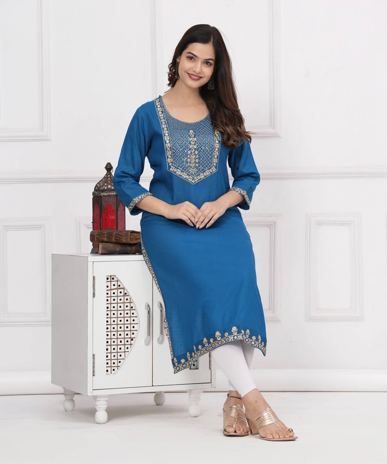 his&her Women Embroidered, Embellished Viscose Rayon Straight Kur