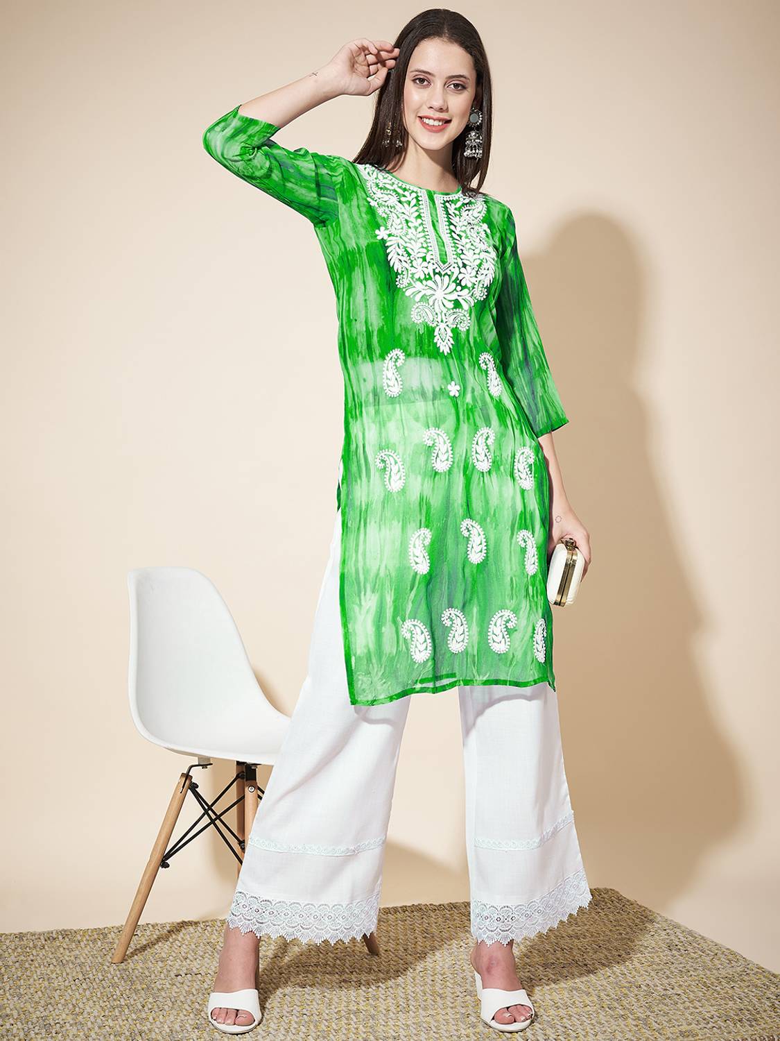 Youthnic Women Embroidered Georgette Straight Kurta (Green)