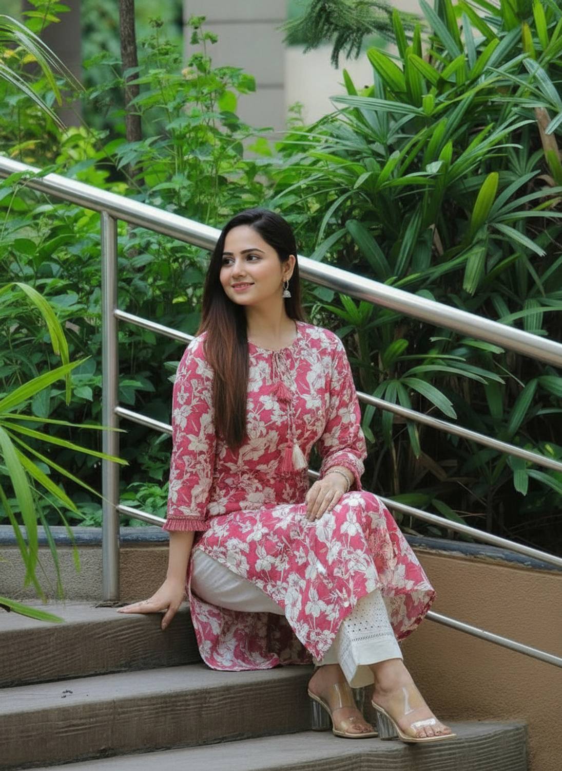 Sa Rasa Women Floral Print Viscose Rayon Straight Kurta (Multicol