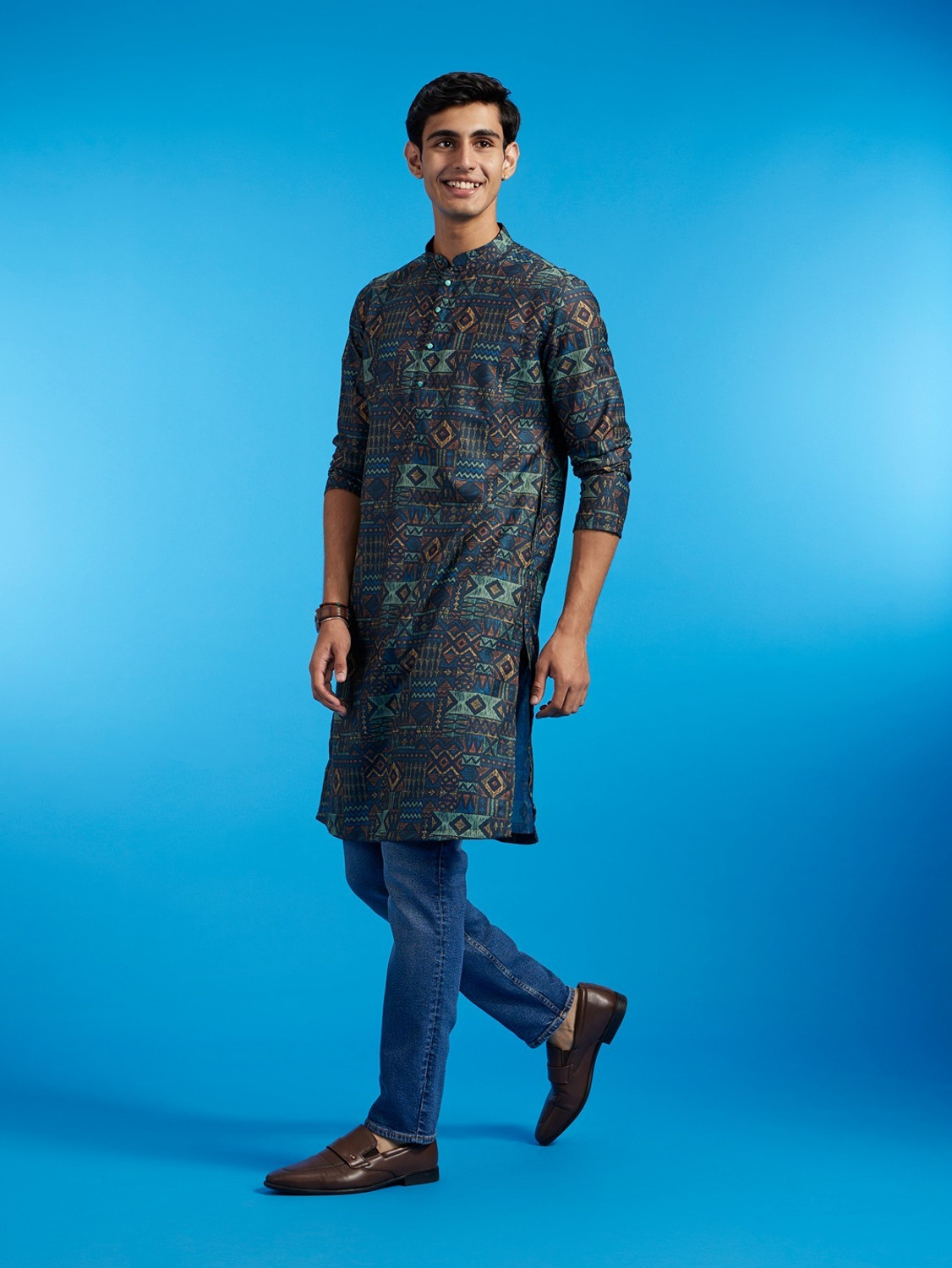 Image of DIWAS by Manyavar Men Printed Straight Kurta