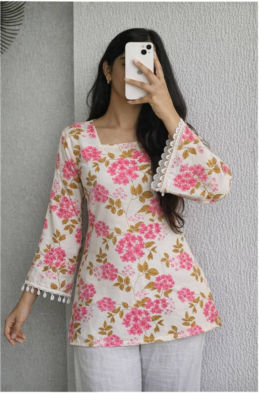 Fabricana Women Floral Print Straight Kurta - Image 1