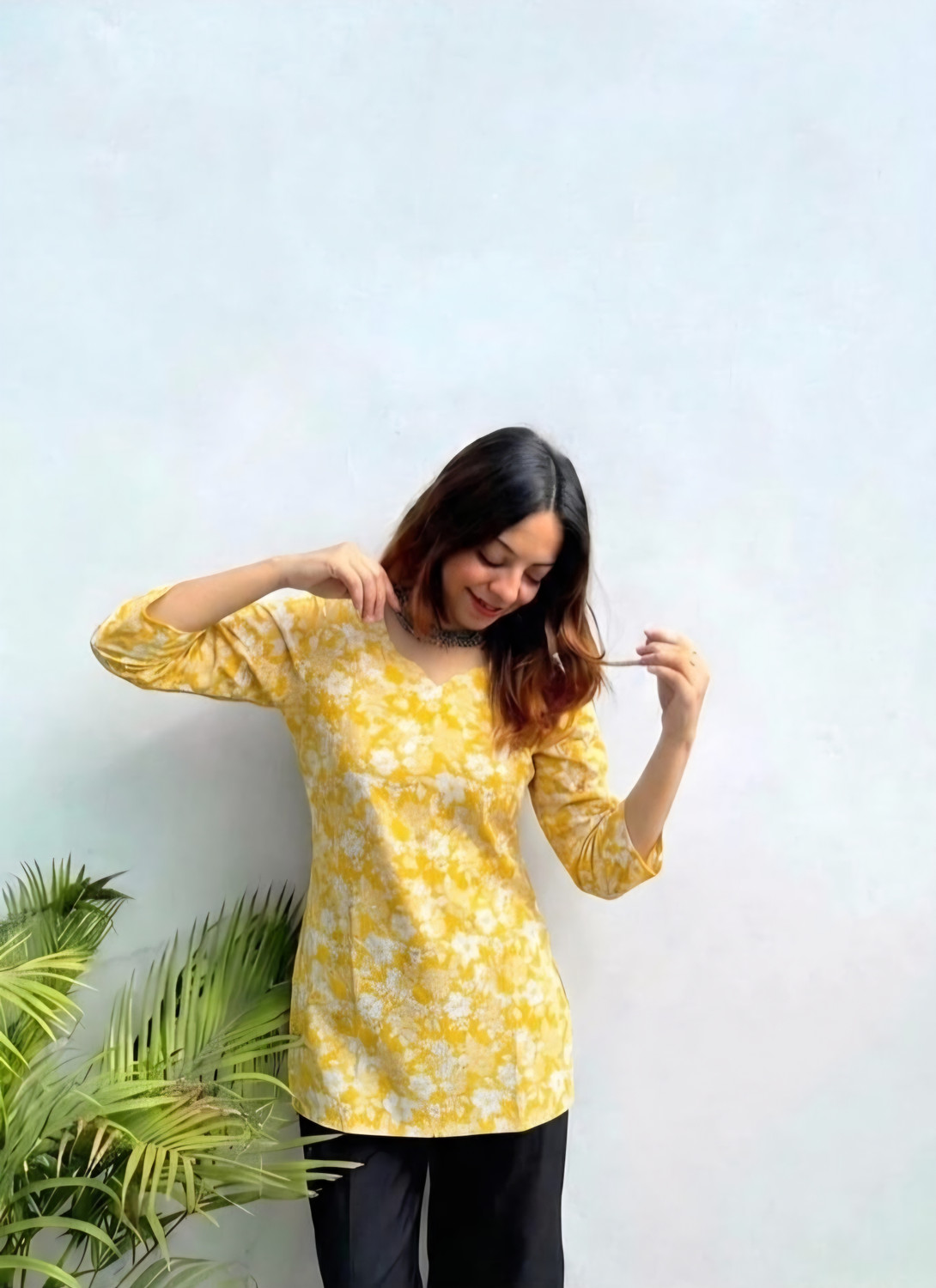 Image of mamtahub Women Floral Print Straight Kurta