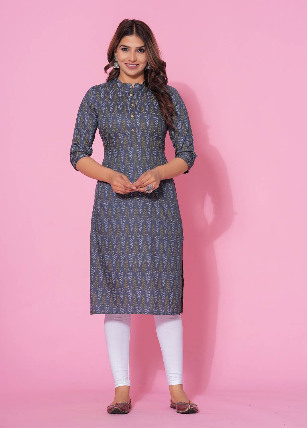 Glowworld Women Striped Viscose Rayon Straight Kurta (Grey)