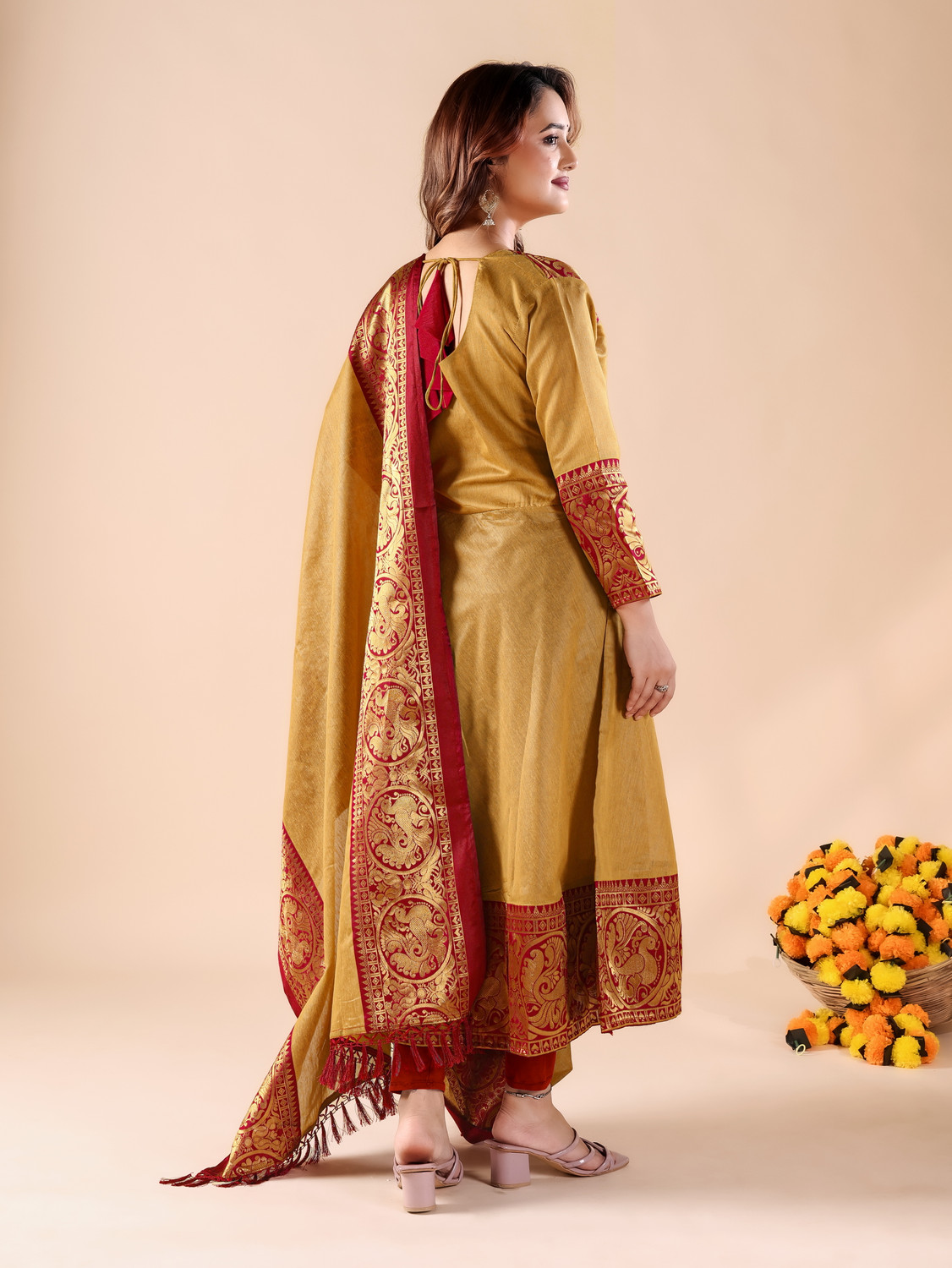 Image of satyamfab Women Woven Design Anarkali Kurta